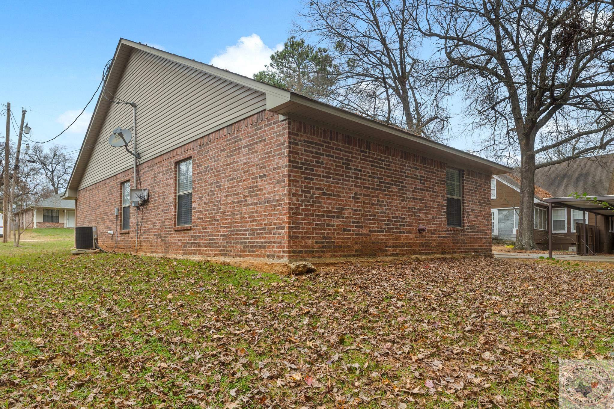 318 E 41st
