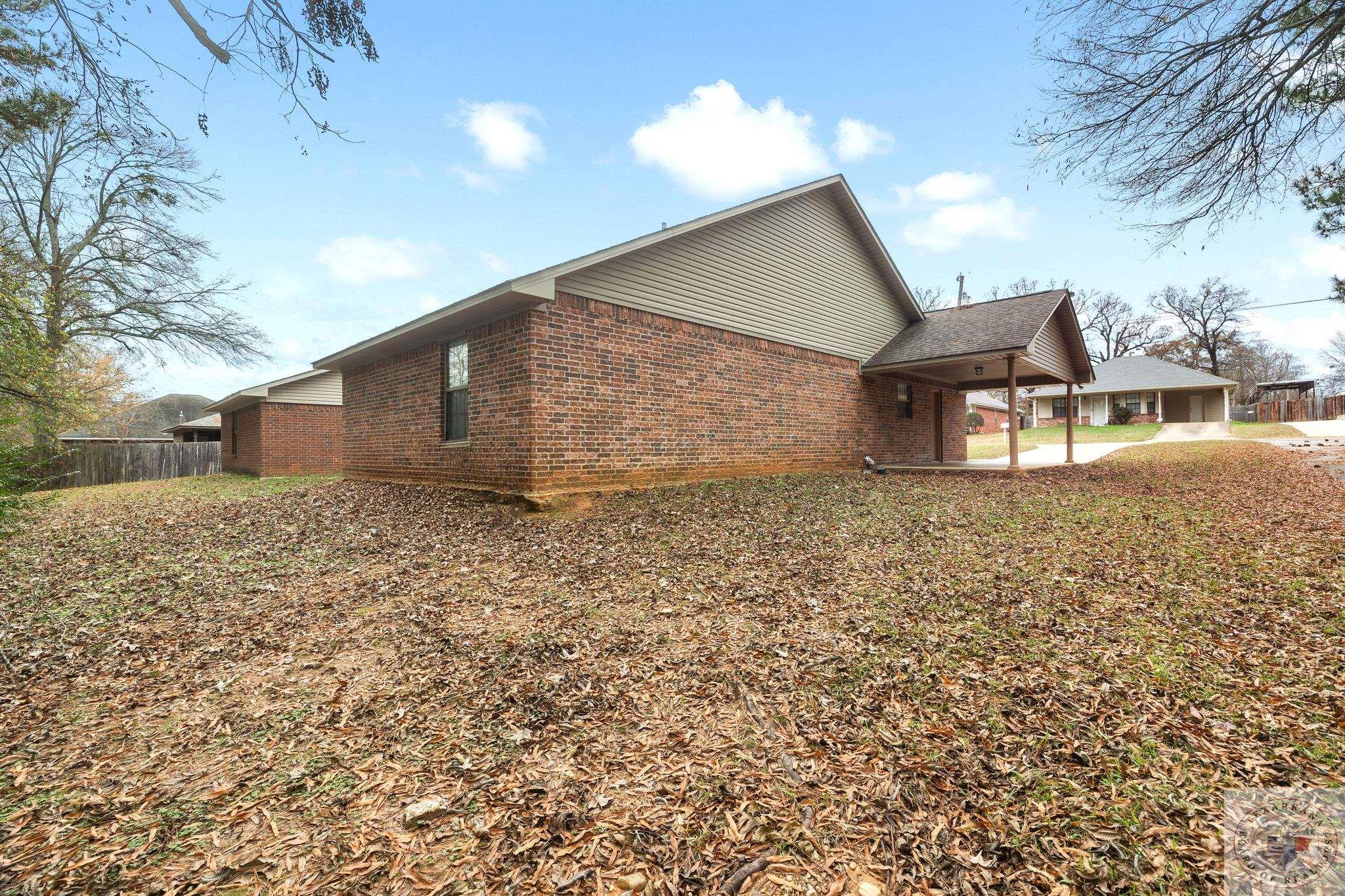 318 E 41st