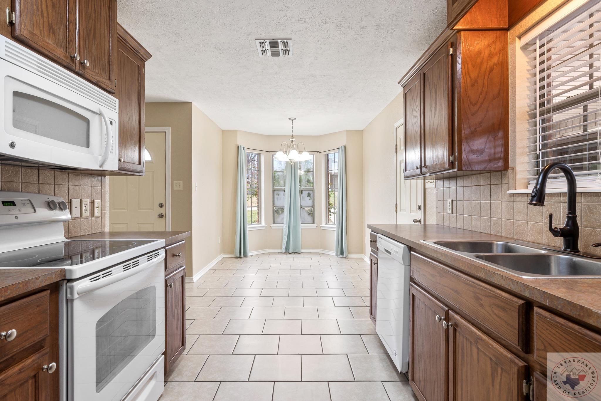 318 E 41st