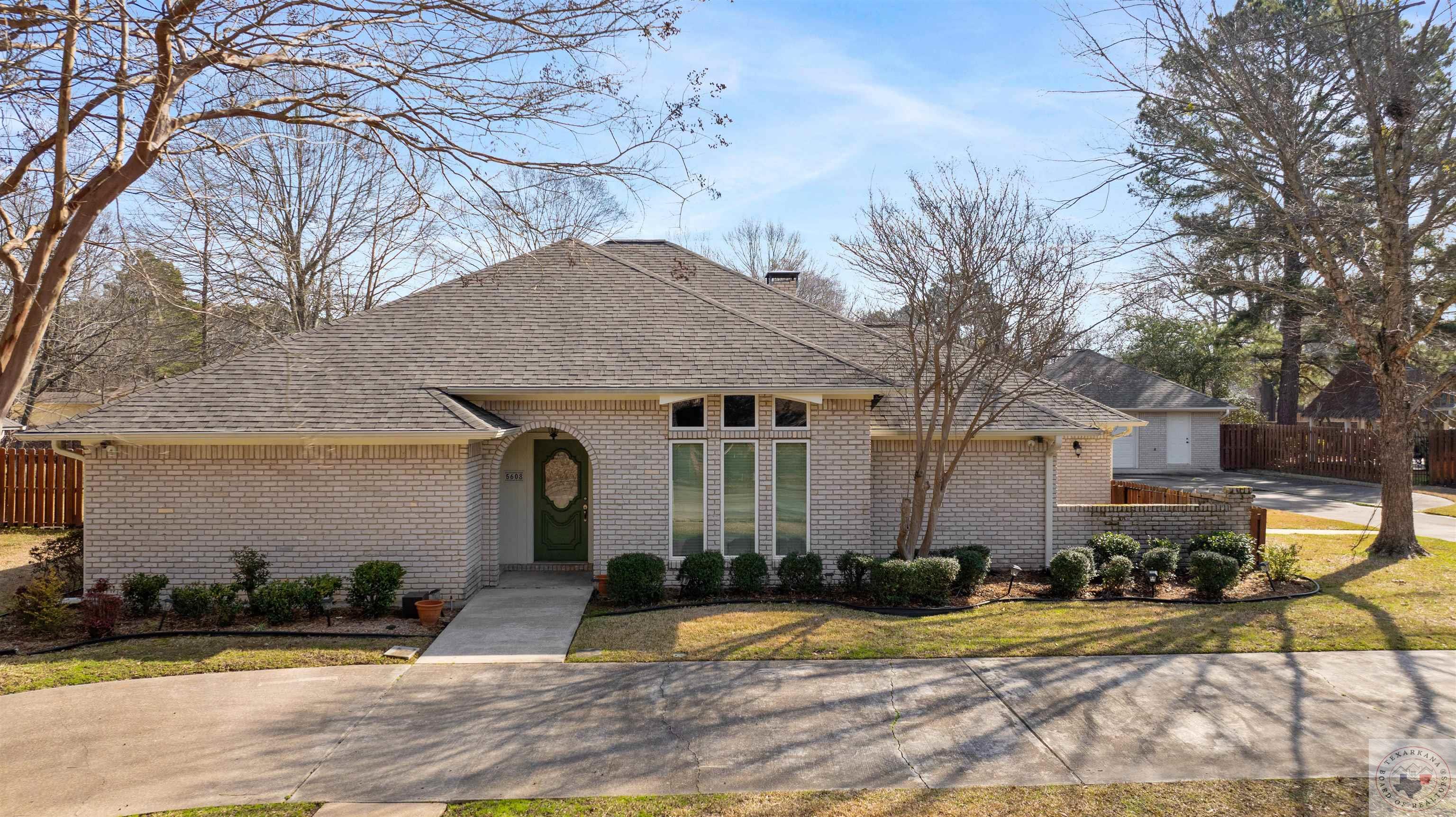 5608 Stoneridge Dr