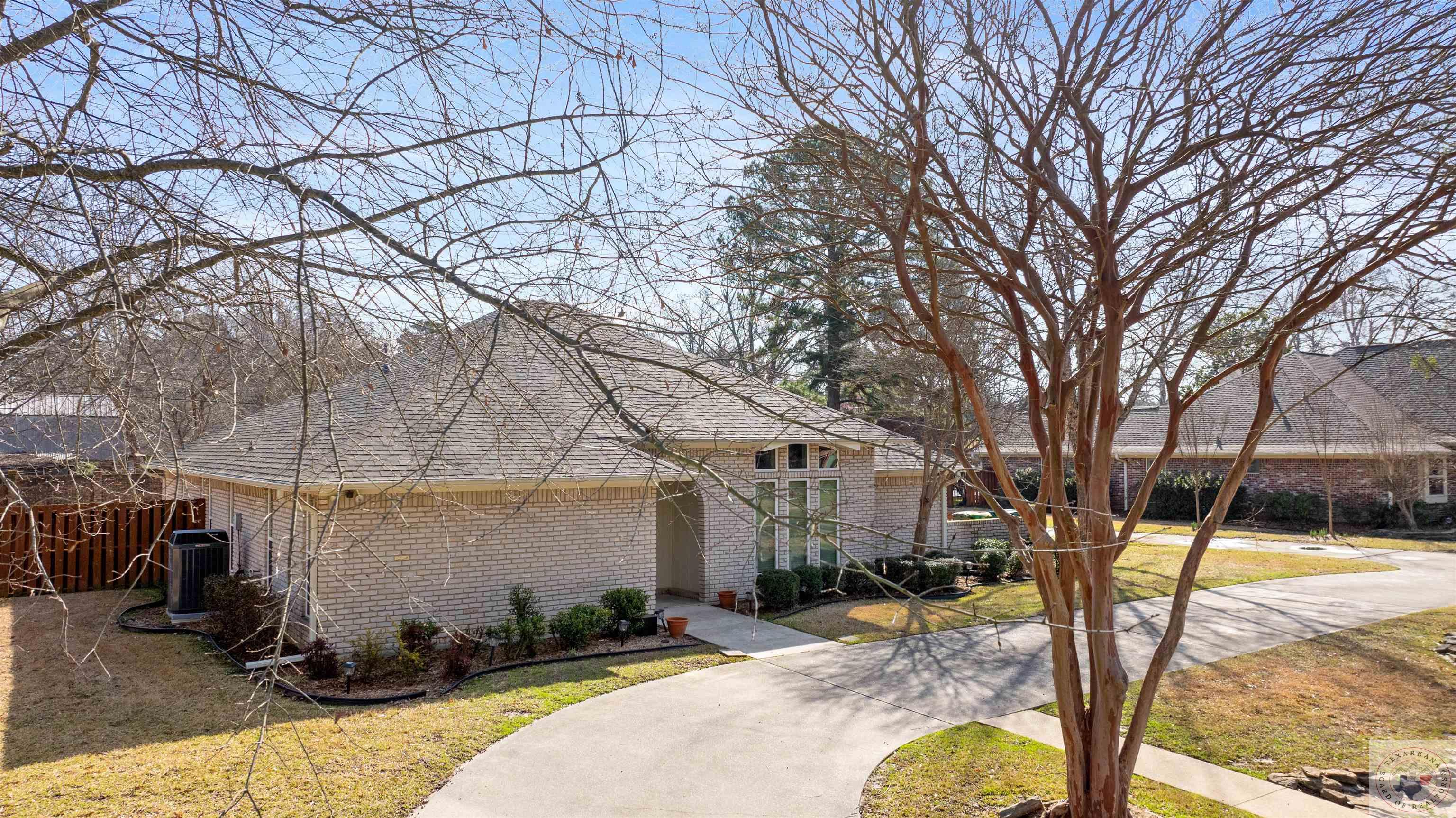 5608 Stoneridge Dr