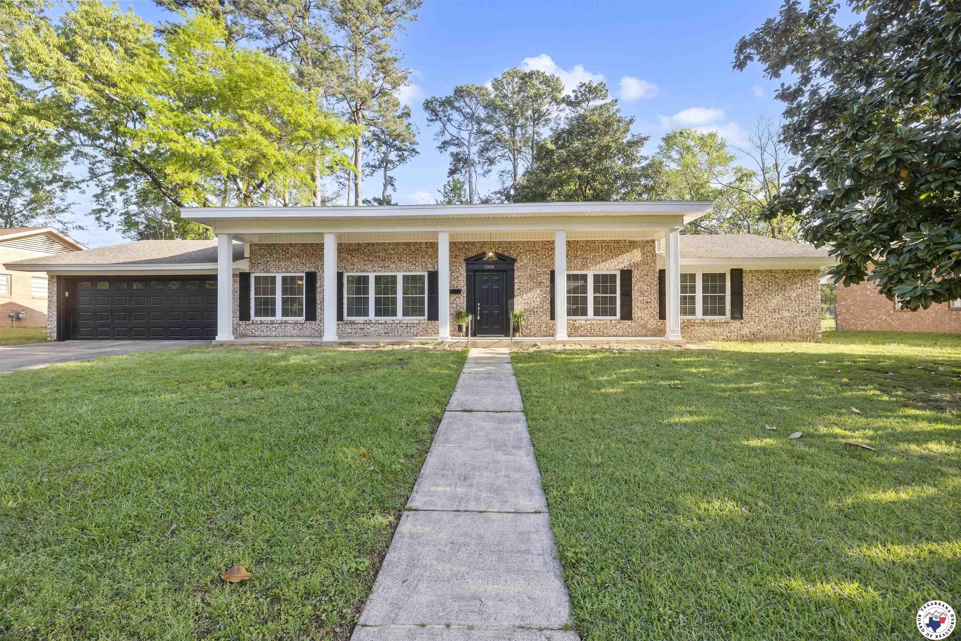 1308 Brazos St