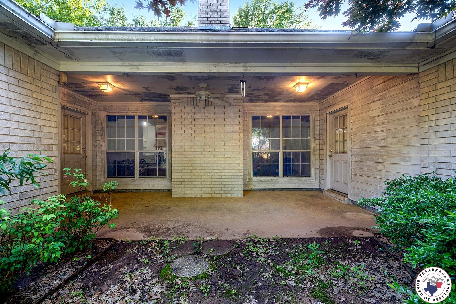 6102 Deerfield Dr