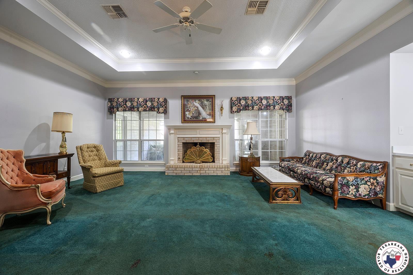 6102 Deerfield Dr
