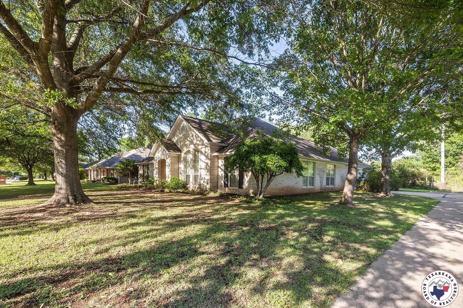 6102 Deerfield Dr