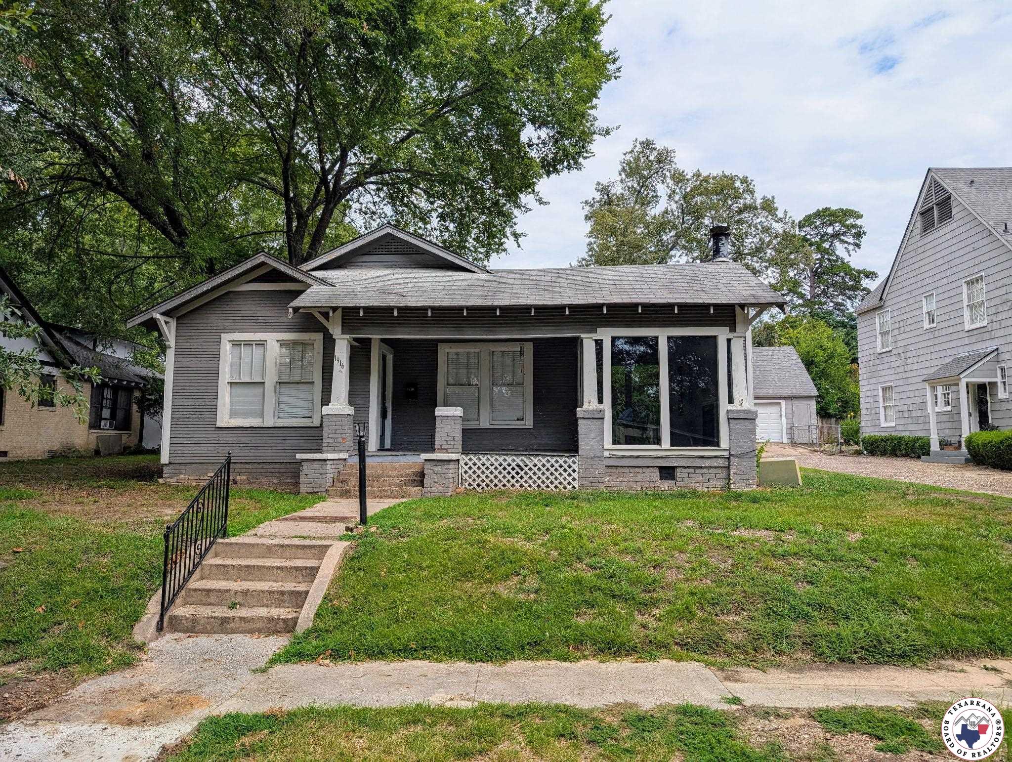 1916 Laurel St