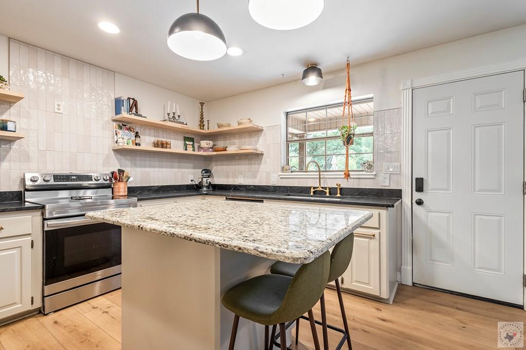 72 Three Oak Rd