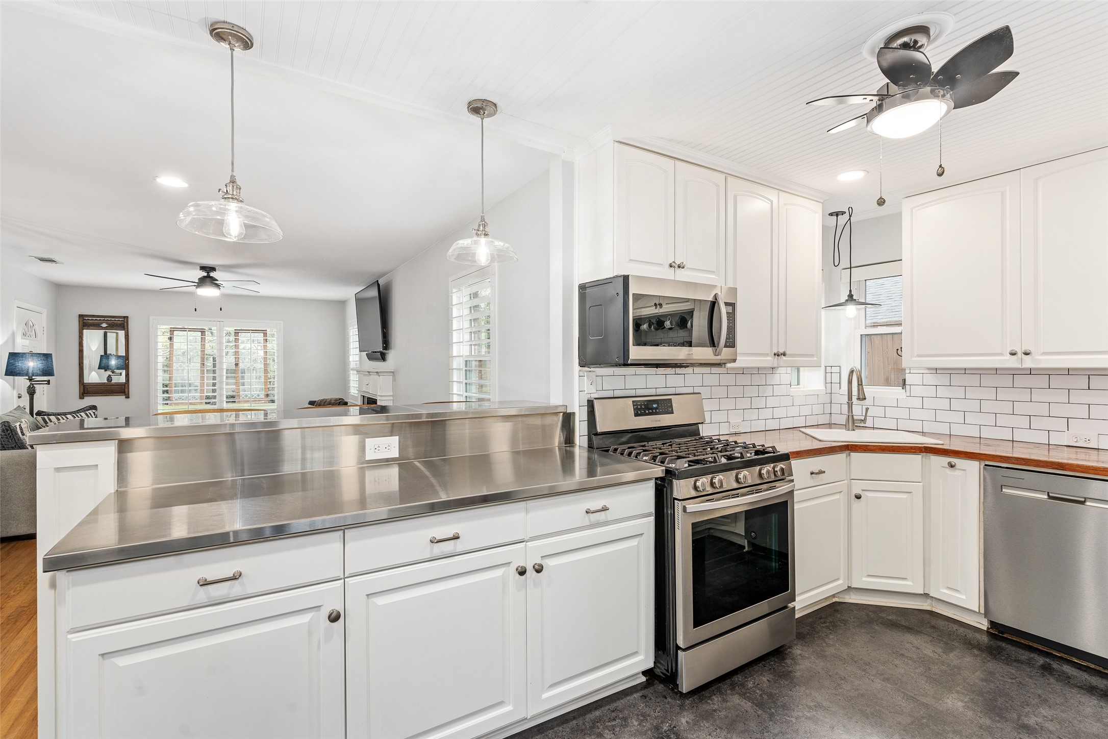3761 Seguin Drive