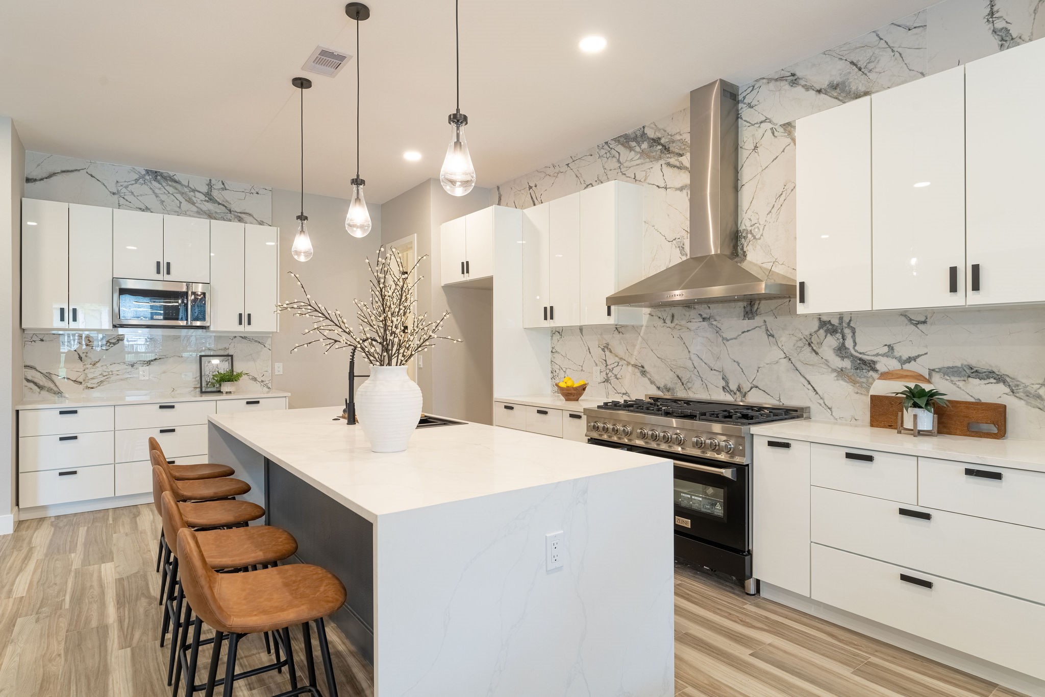 3806 Lake Cove Court