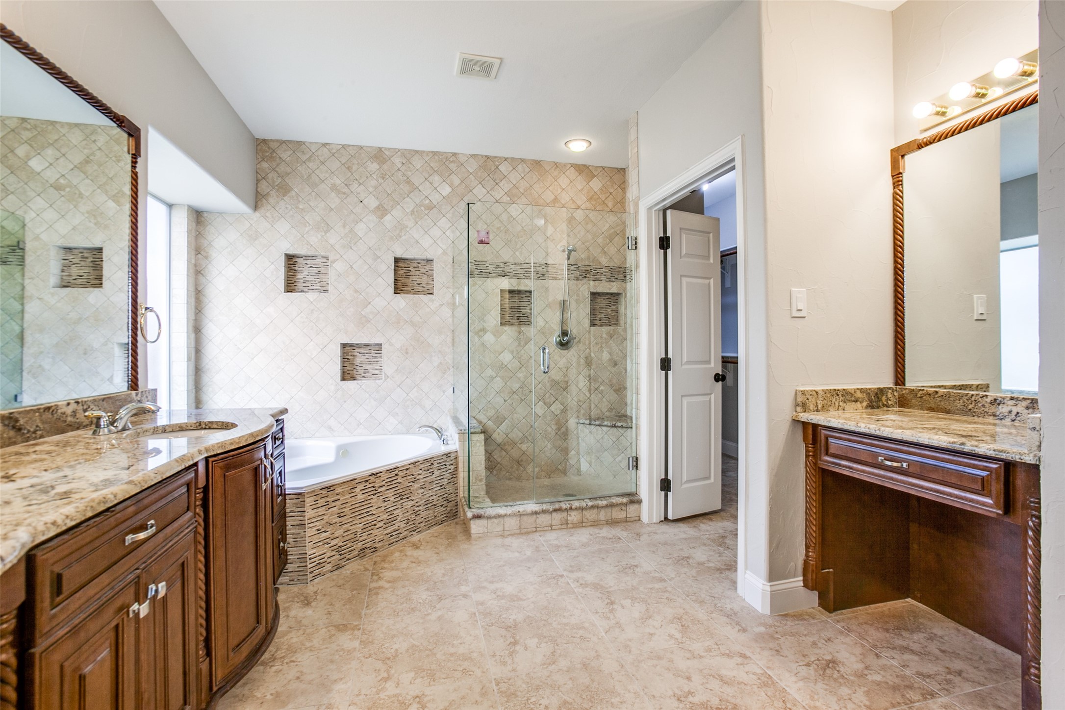1701 Shadow Brook Trail