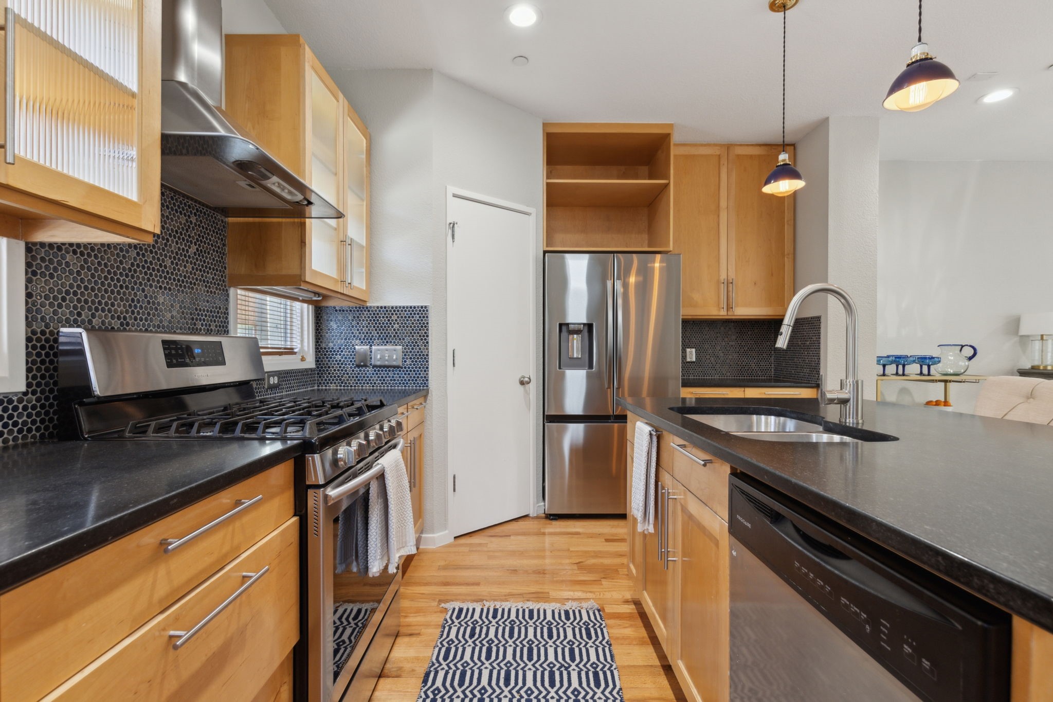 3321 Rosedale Avenue 4
