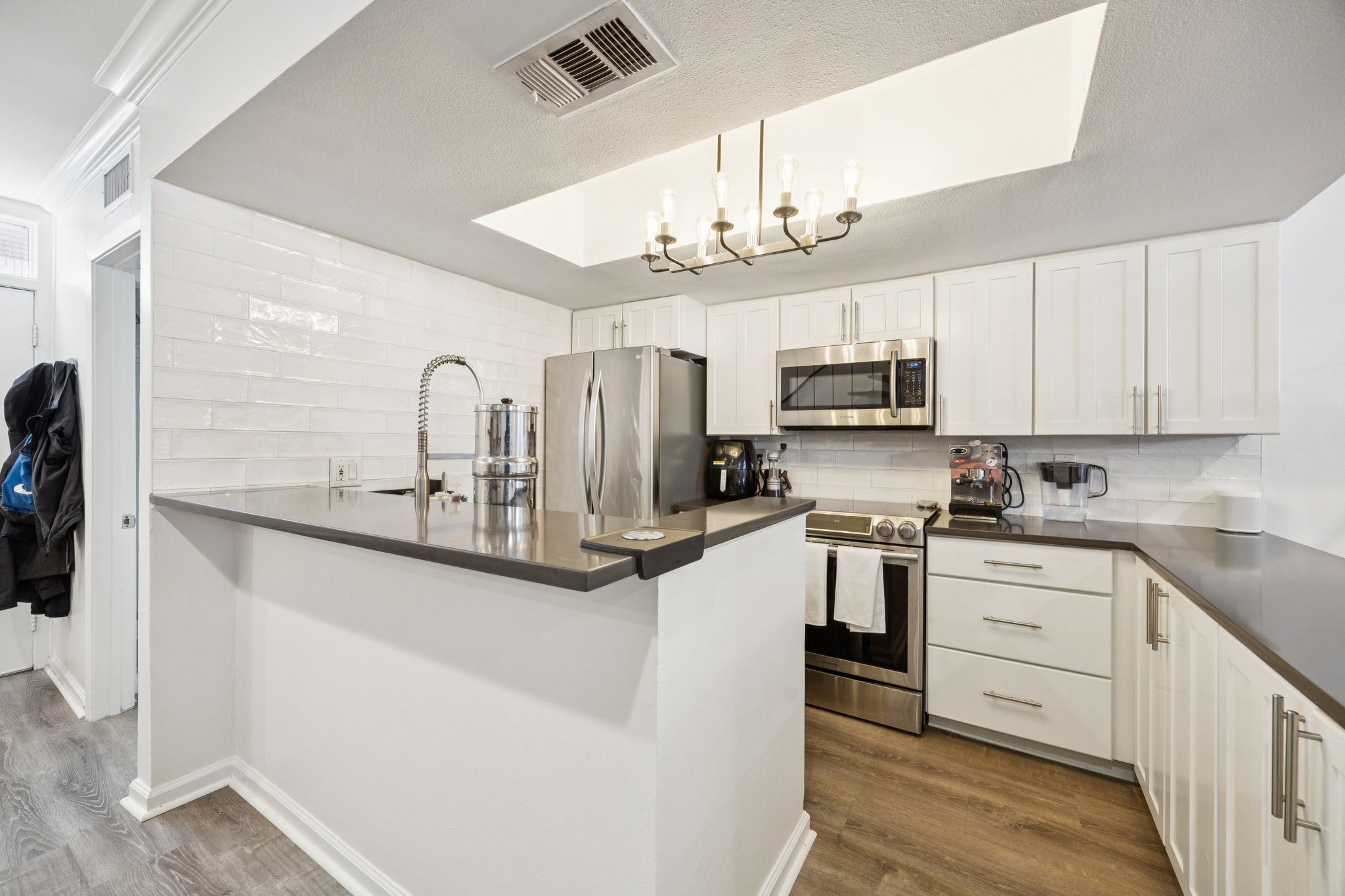 3321 Cole Avenue 116