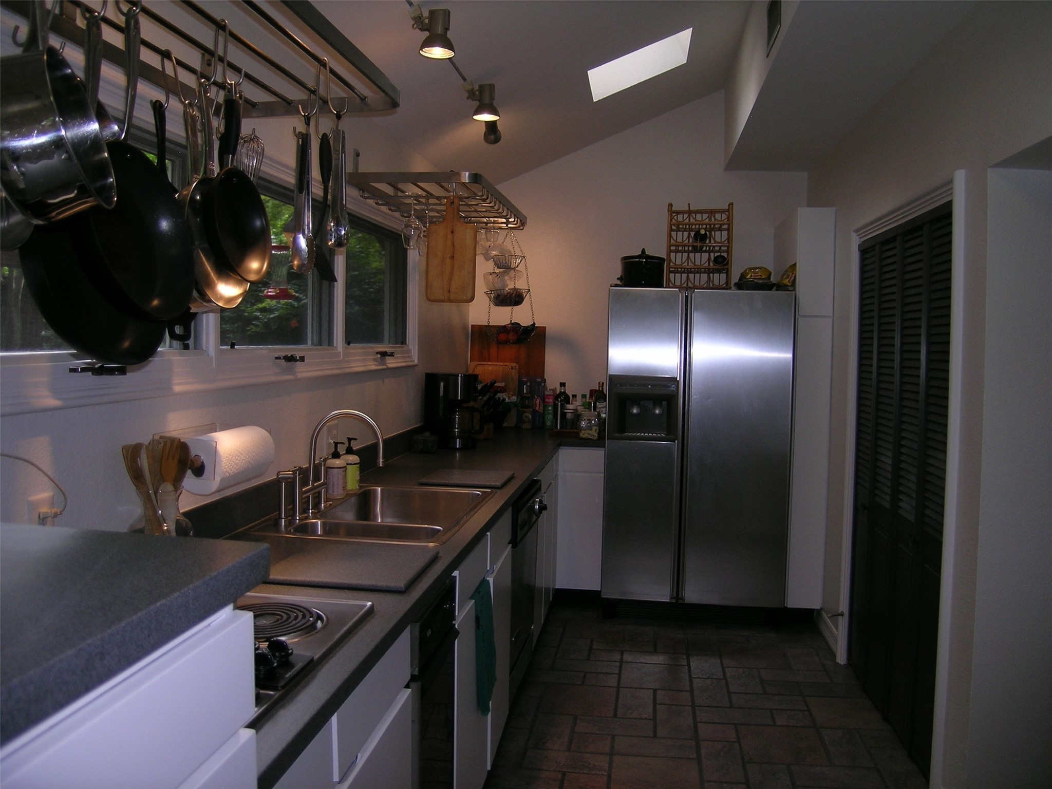 6157 PROSPECT Avenue