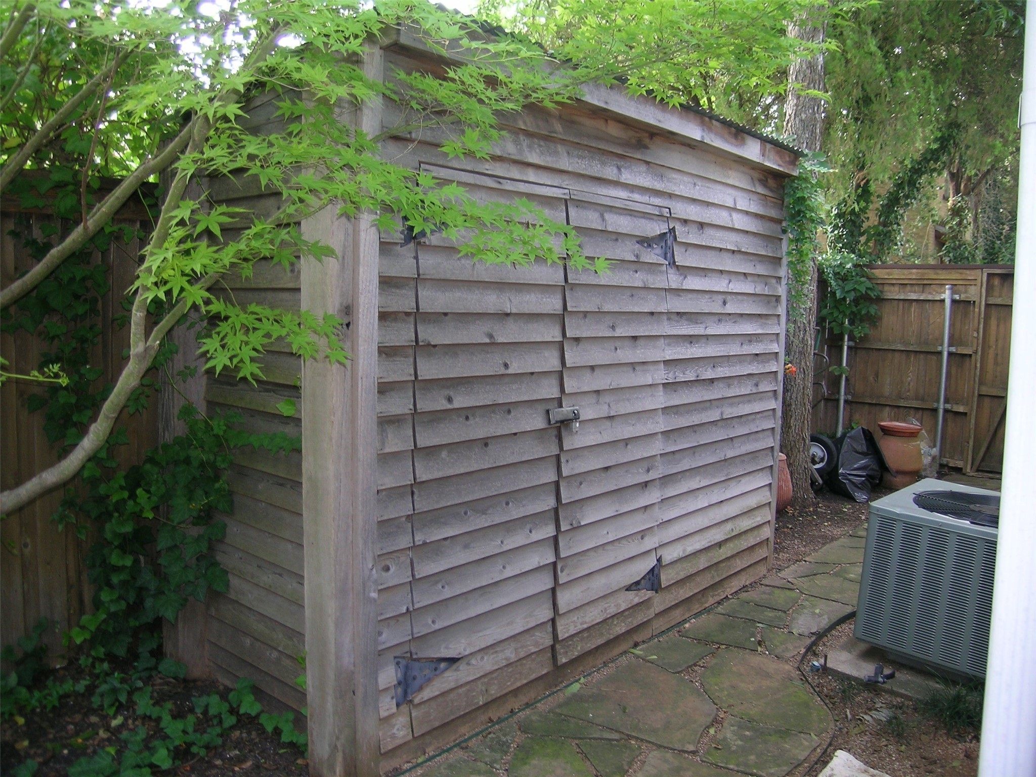 6157 PROSPECT Avenue