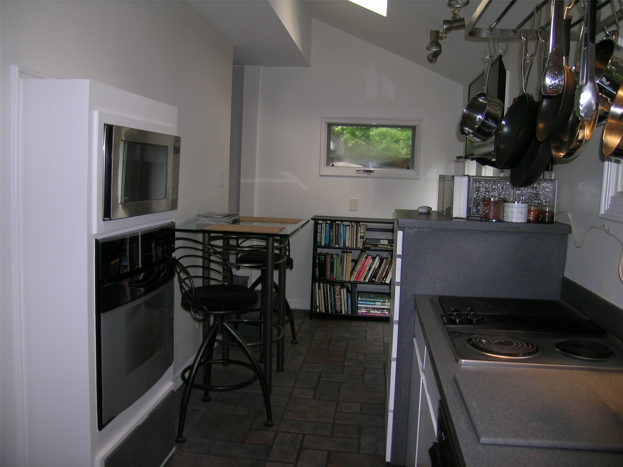 6157 PROSPECT Avenue