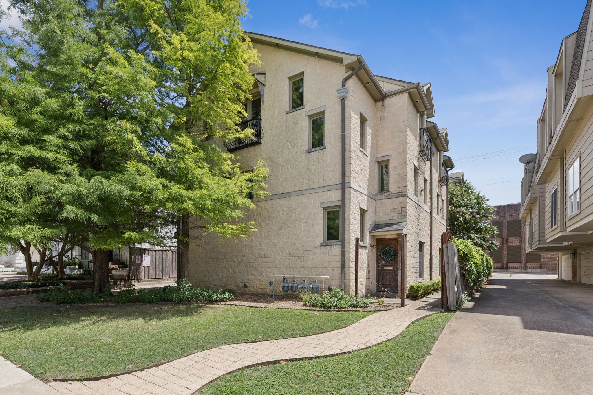 3321 Rosedale Avenue 4