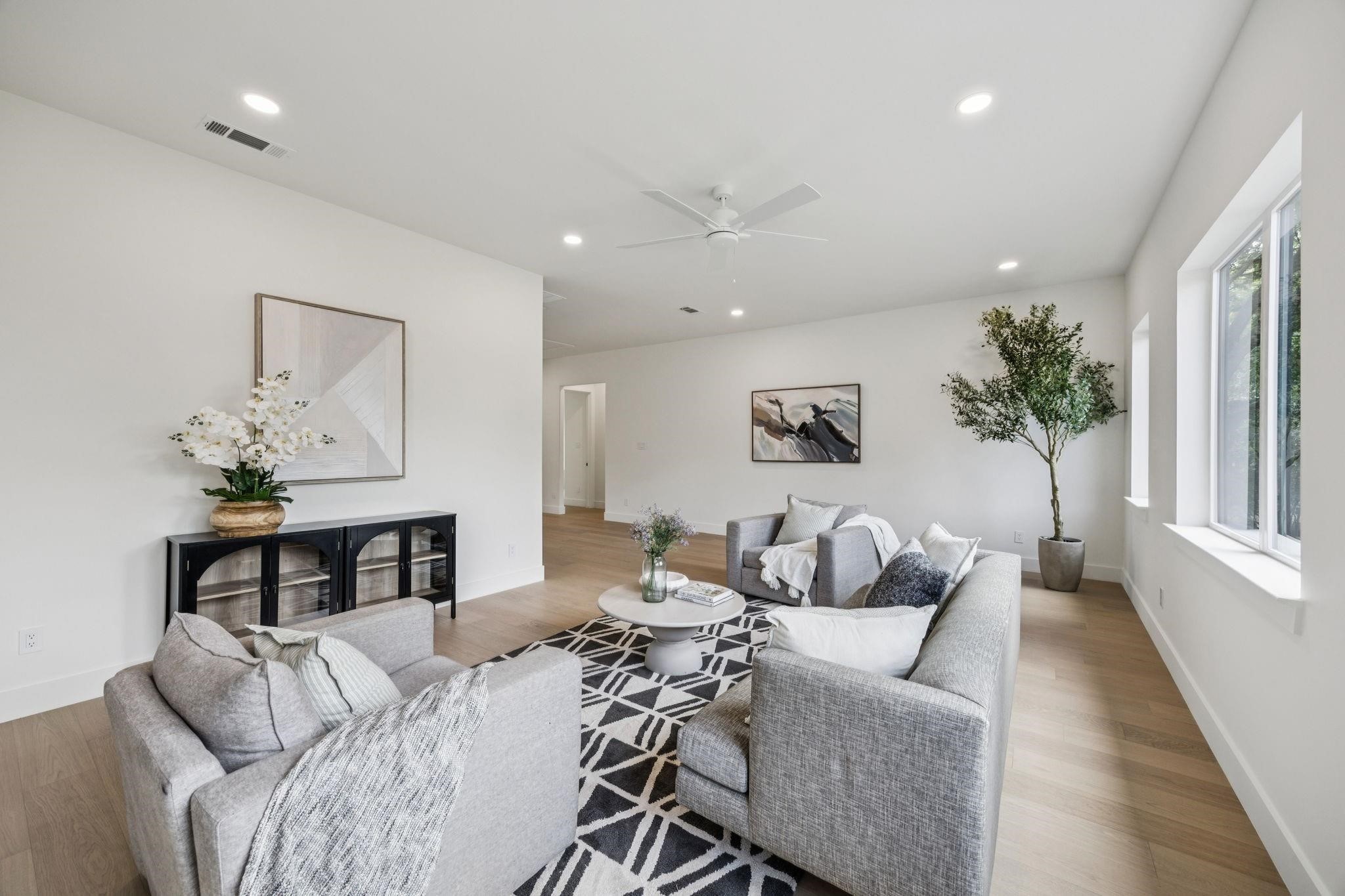 6244 Richmond Avenue