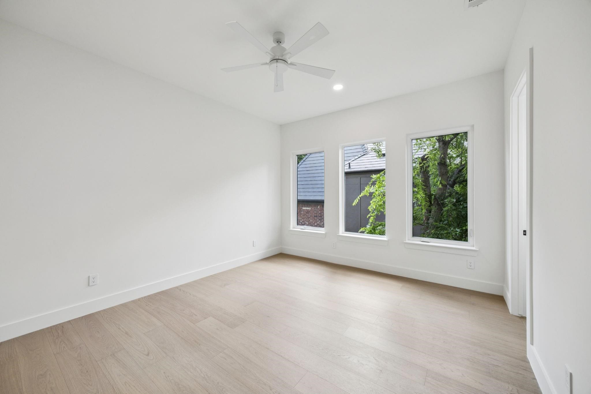 6244 Richmond Avenue