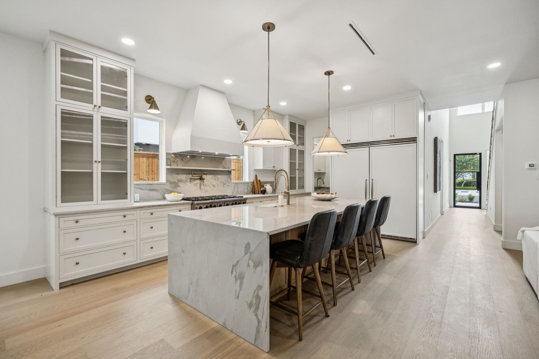 6244 Richmond Avenue