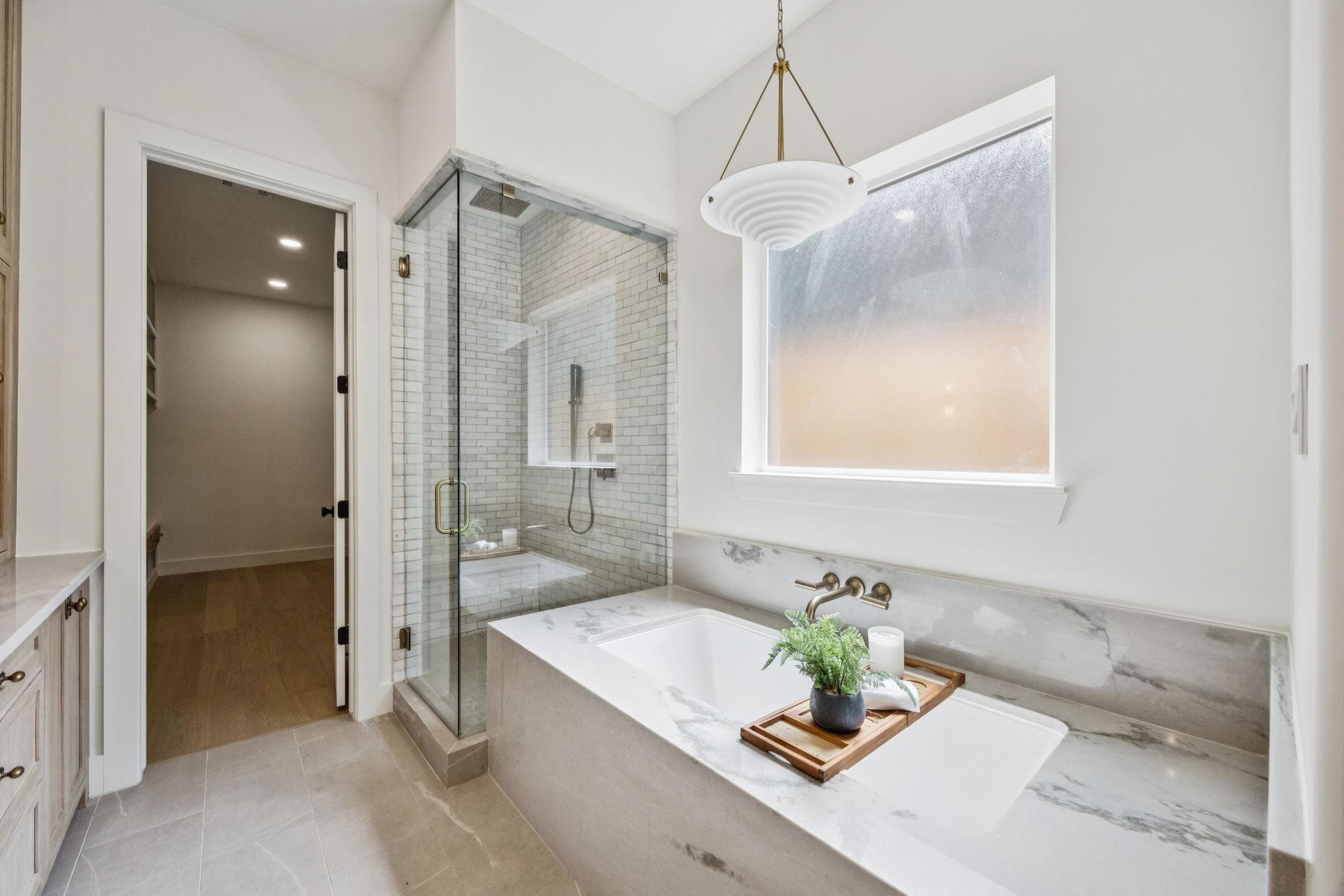 6244 Richmond Avenue