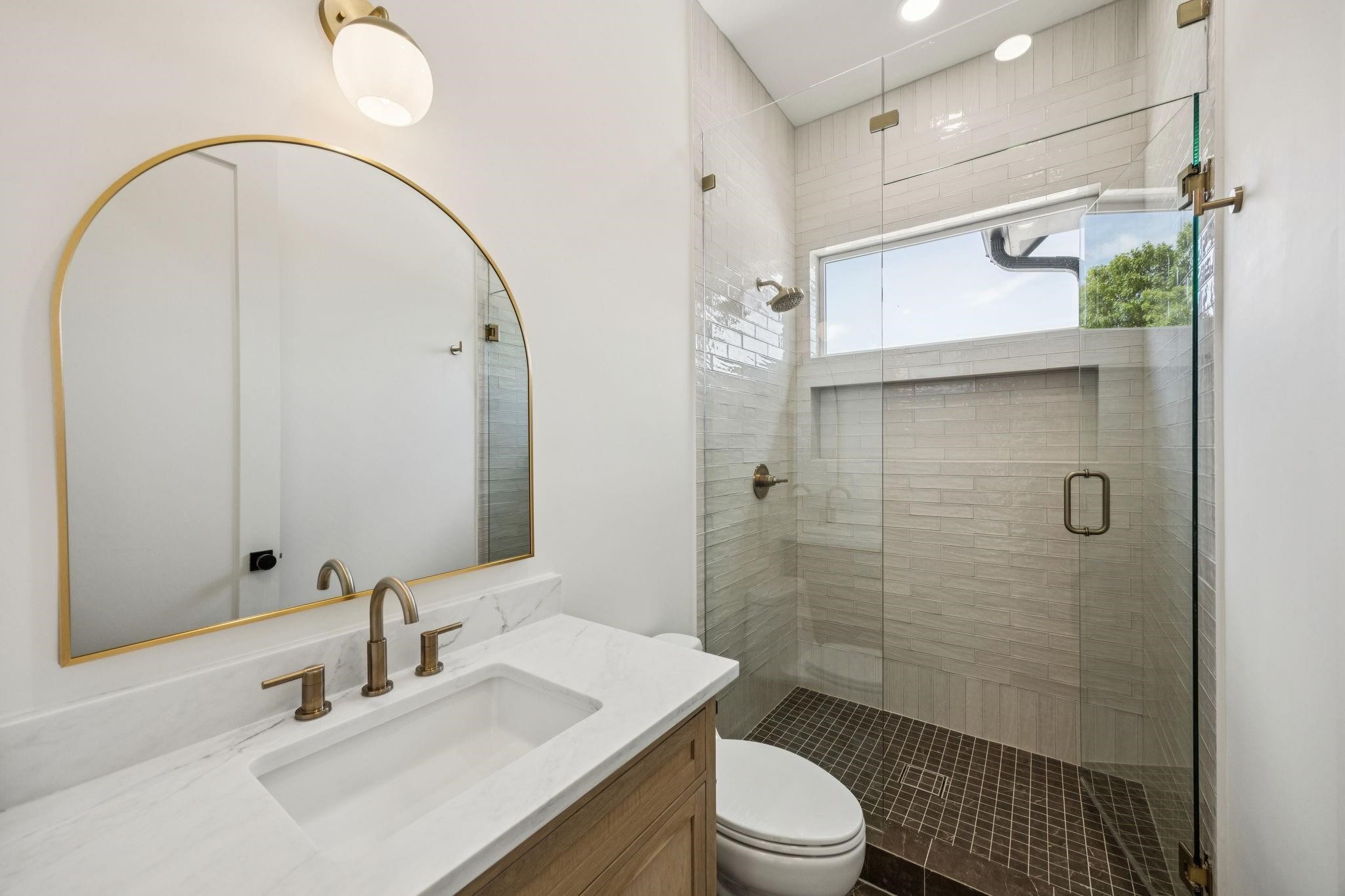 6244 Richmond Avenue