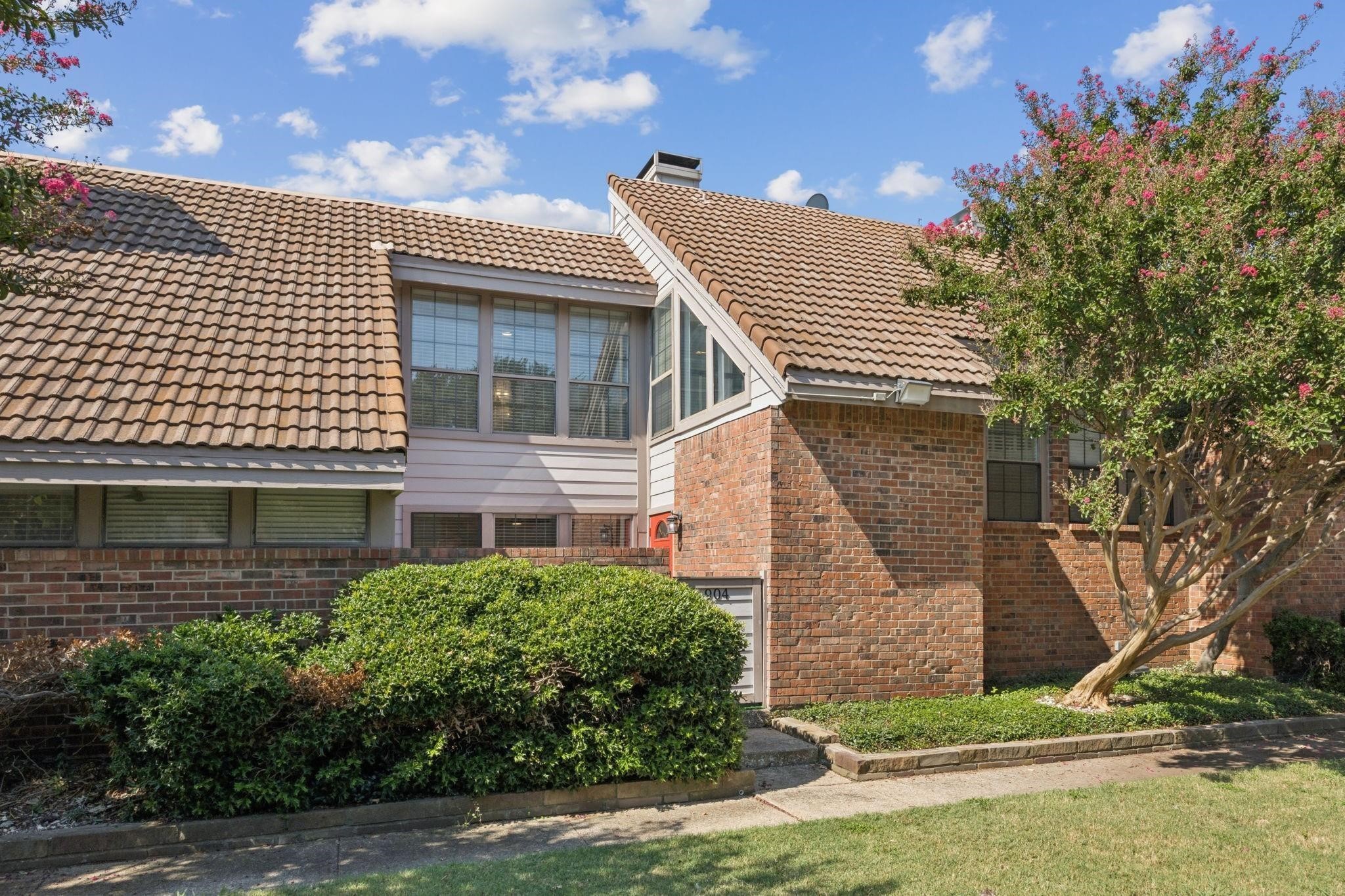 18240 Midway Road 904