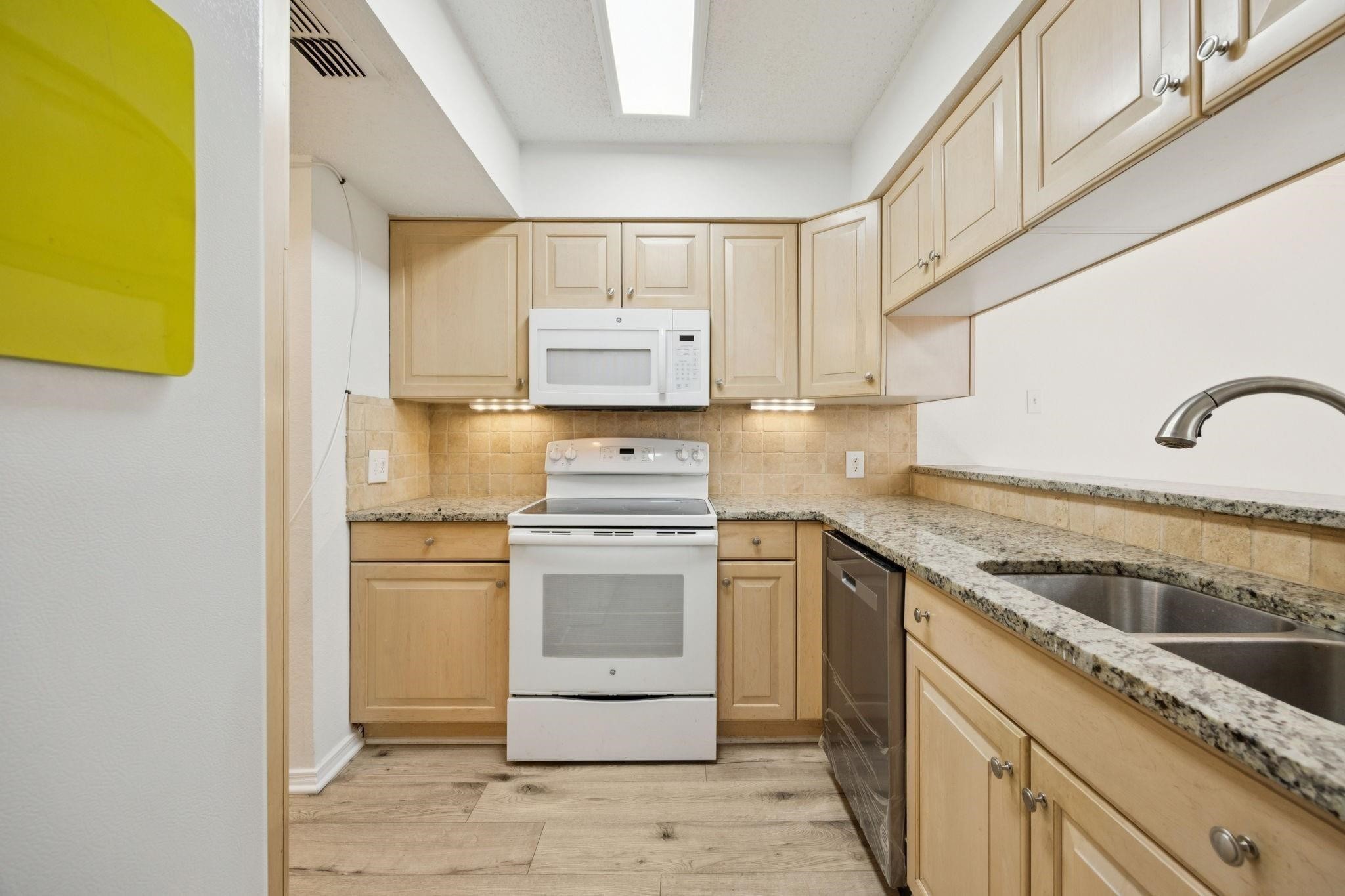 18240 Midway Road 904