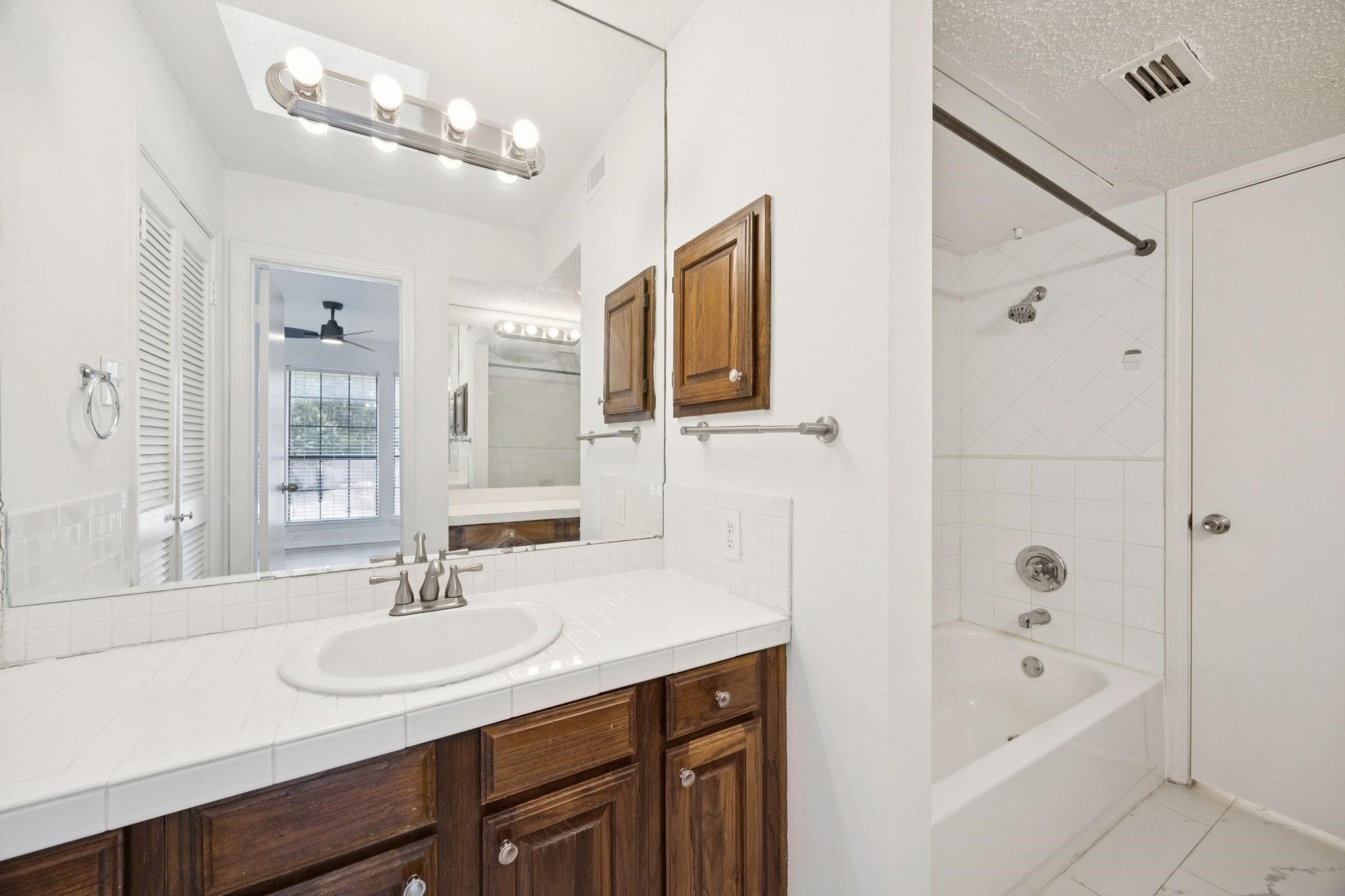 18240 Midway Road 904