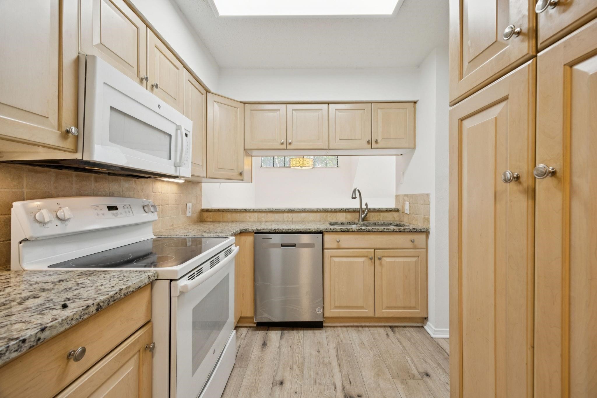 18240 Midway Road 904