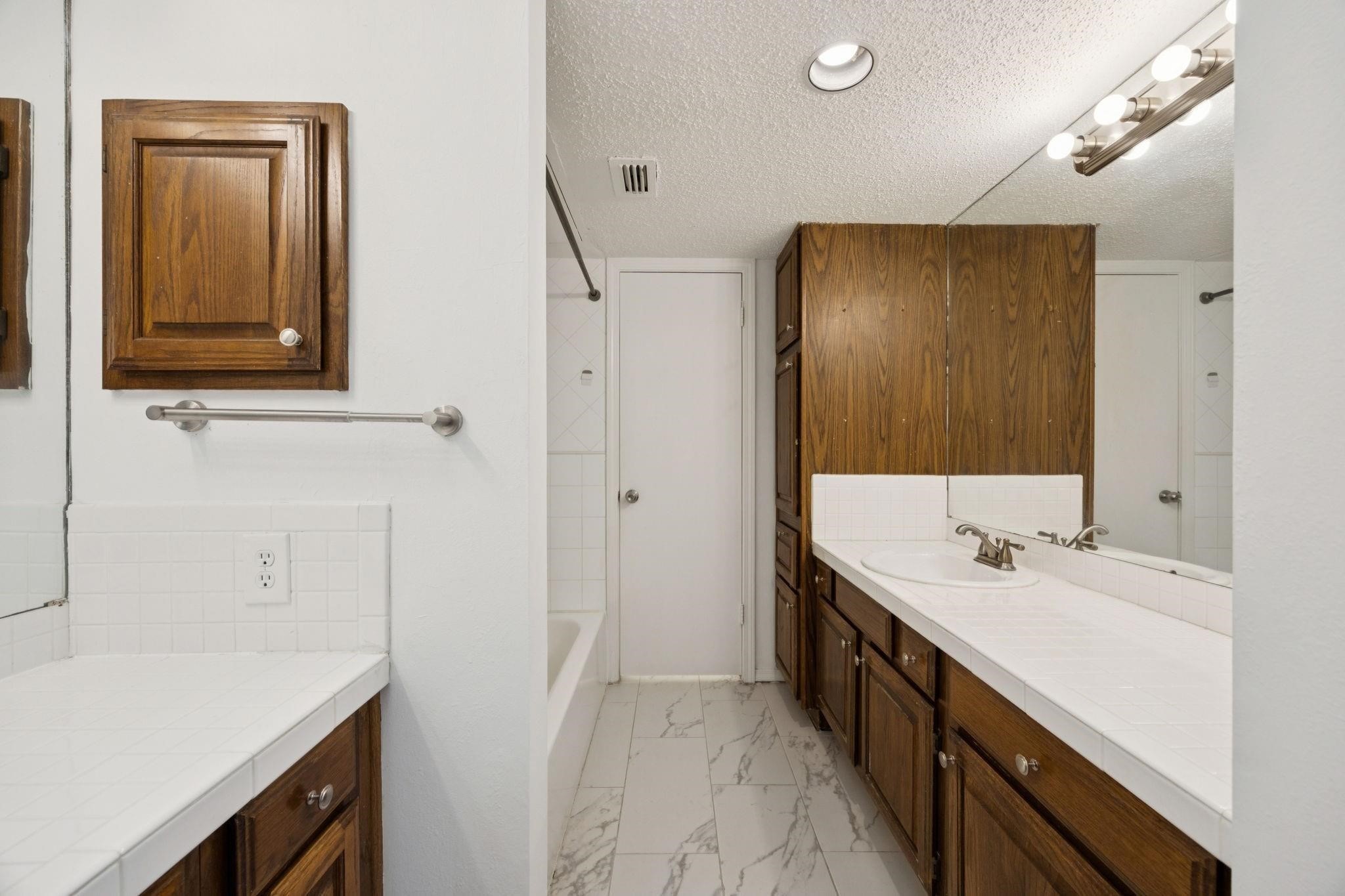 18240 Midway Road 904