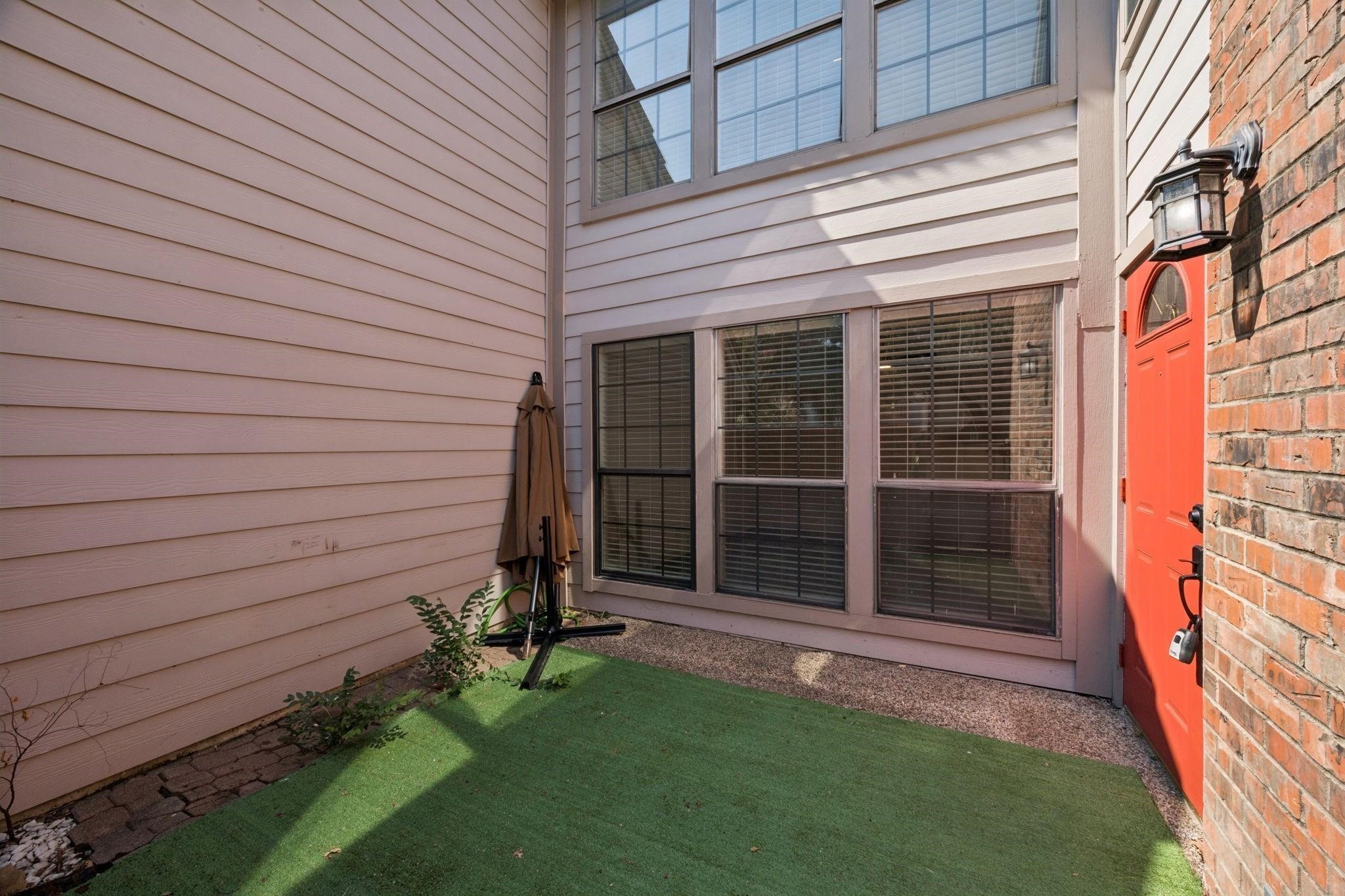 18240 Midway Road 904