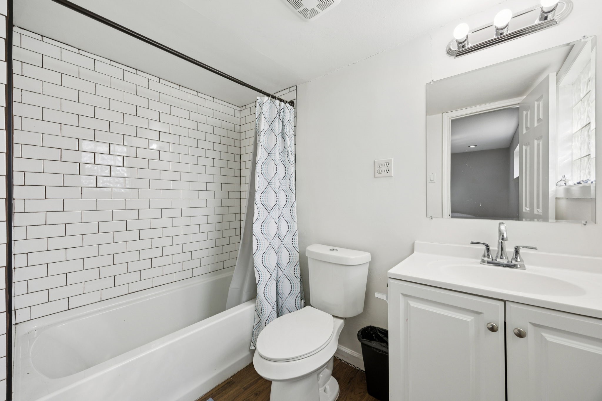 2801 Clearbrook Drive