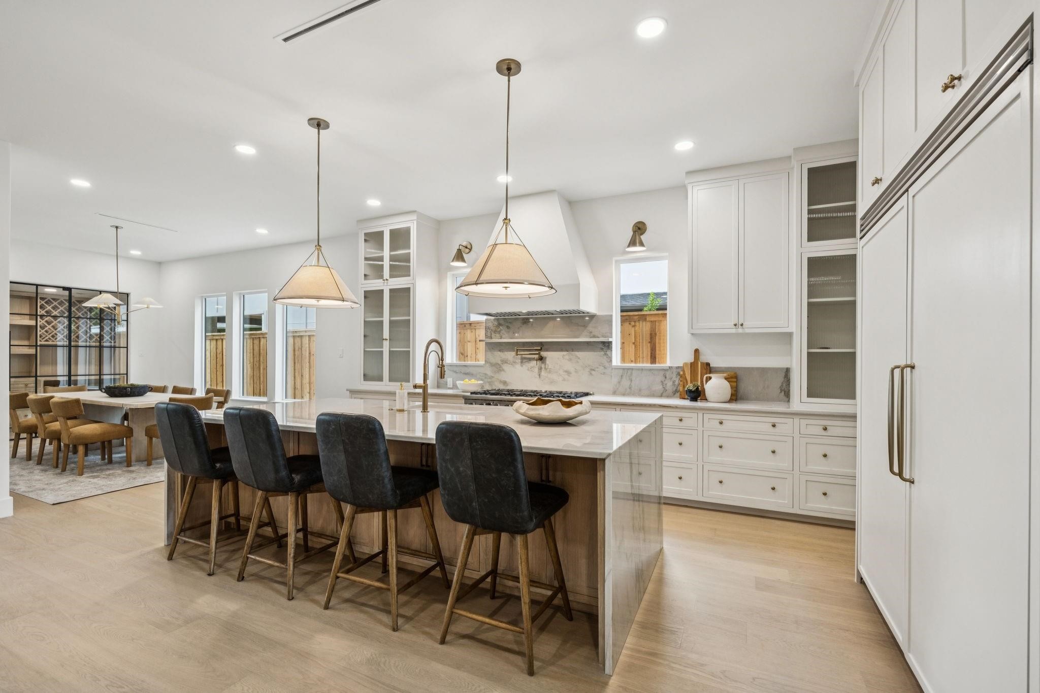 6244 Richmond Avenue