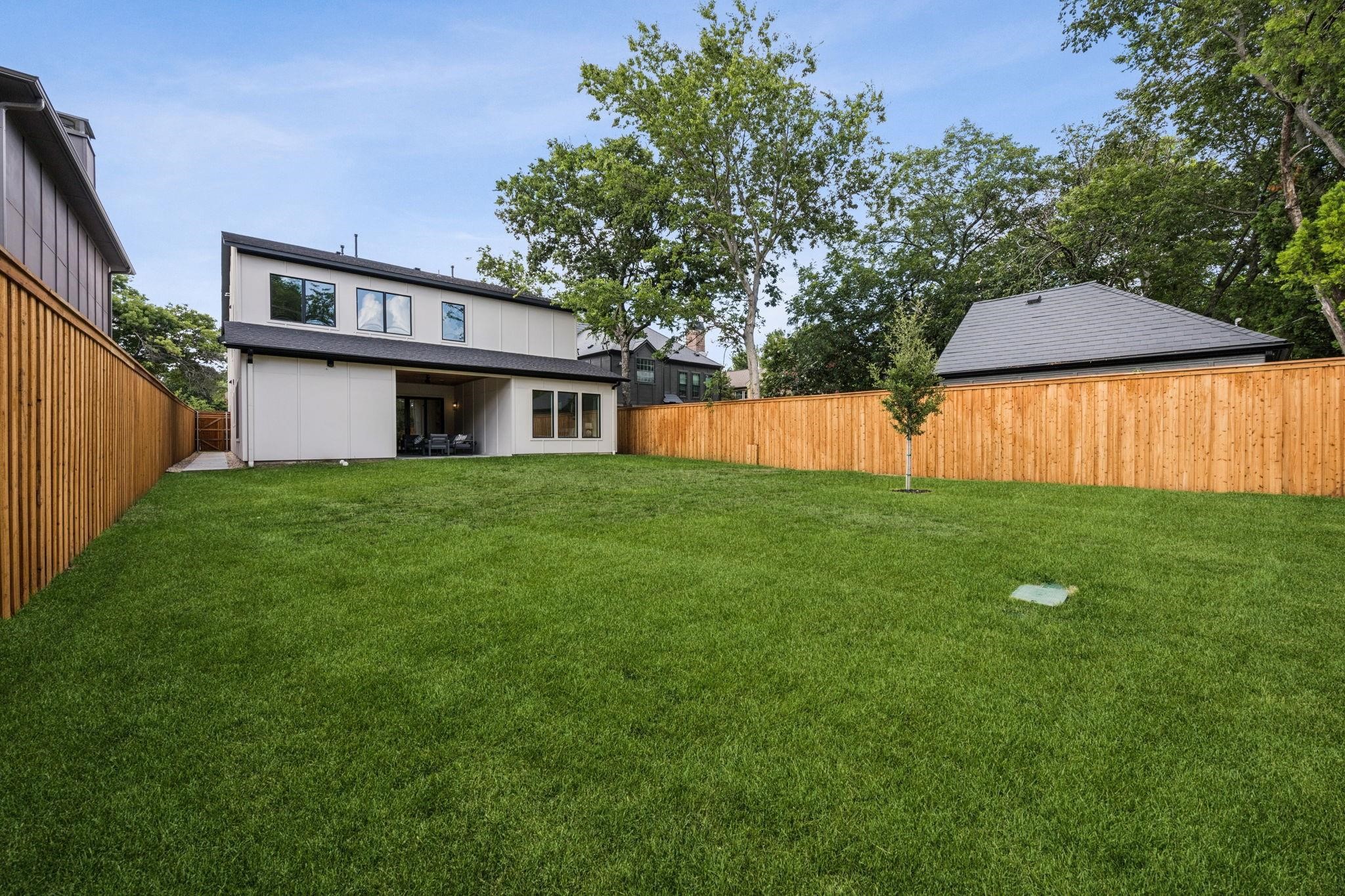 6244 Richmond Avenue