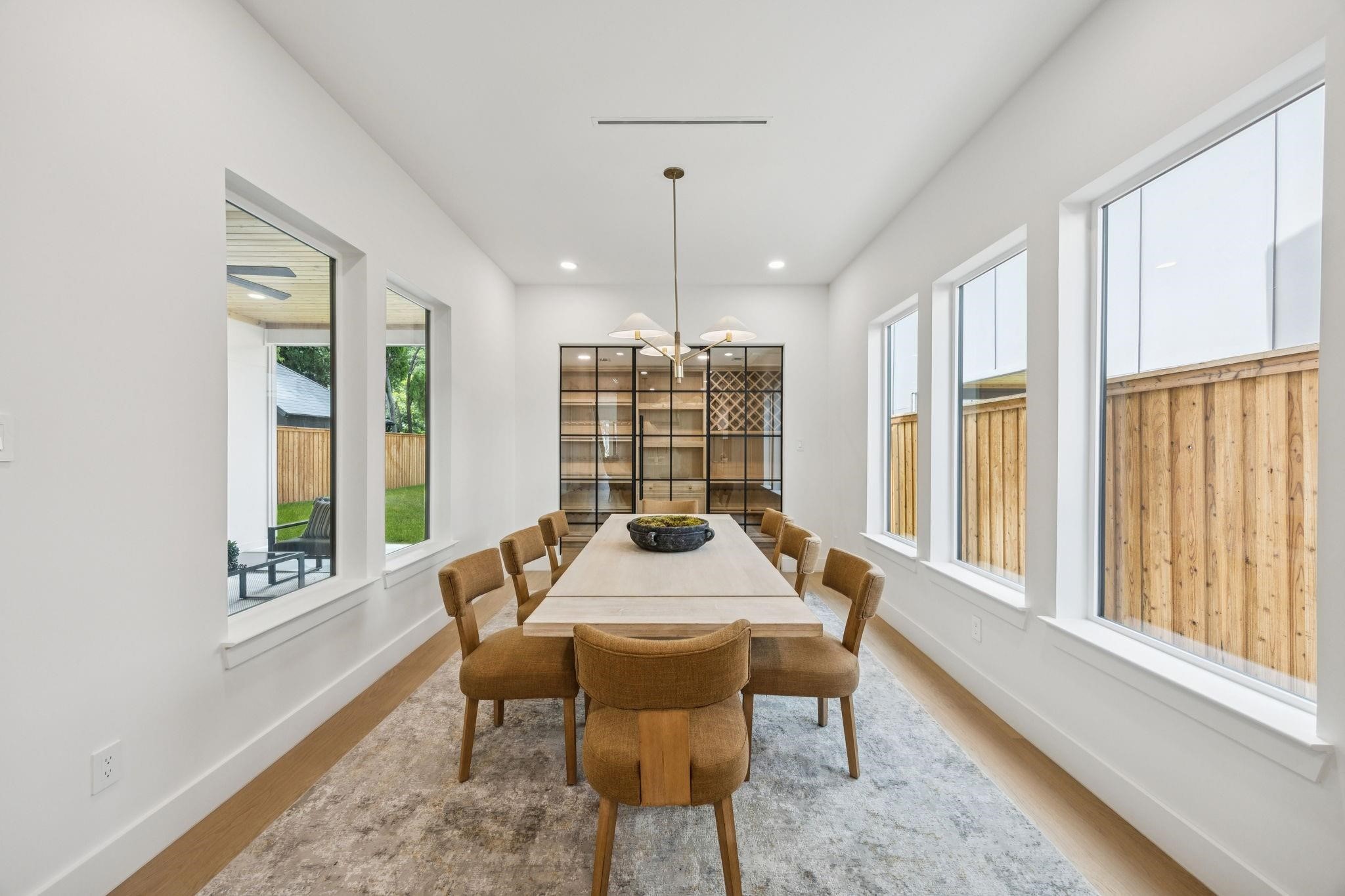 6244 Richmond Avenue