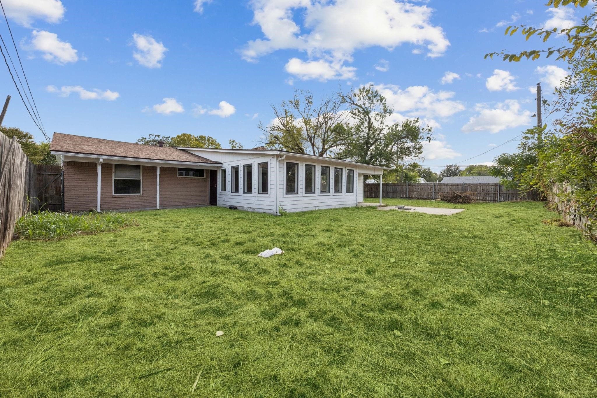 2801 Clearbrook Drive