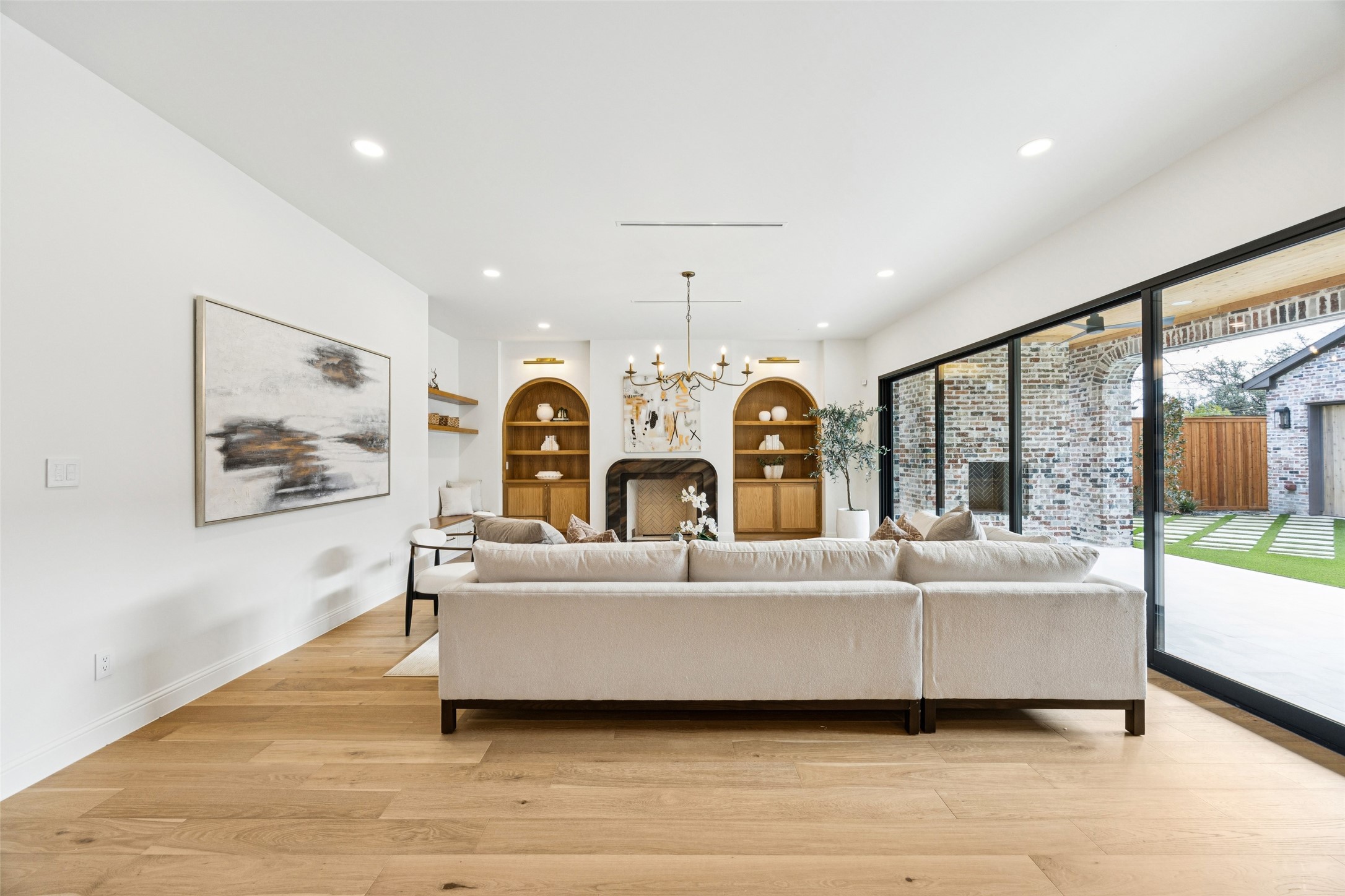 6860 Southridge Drive