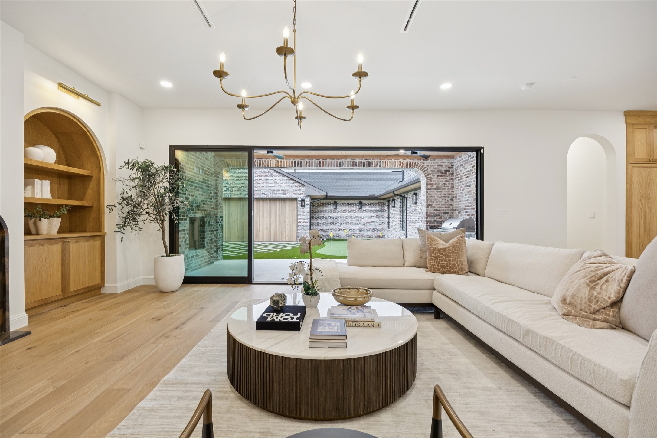 6860 Southridge Drive