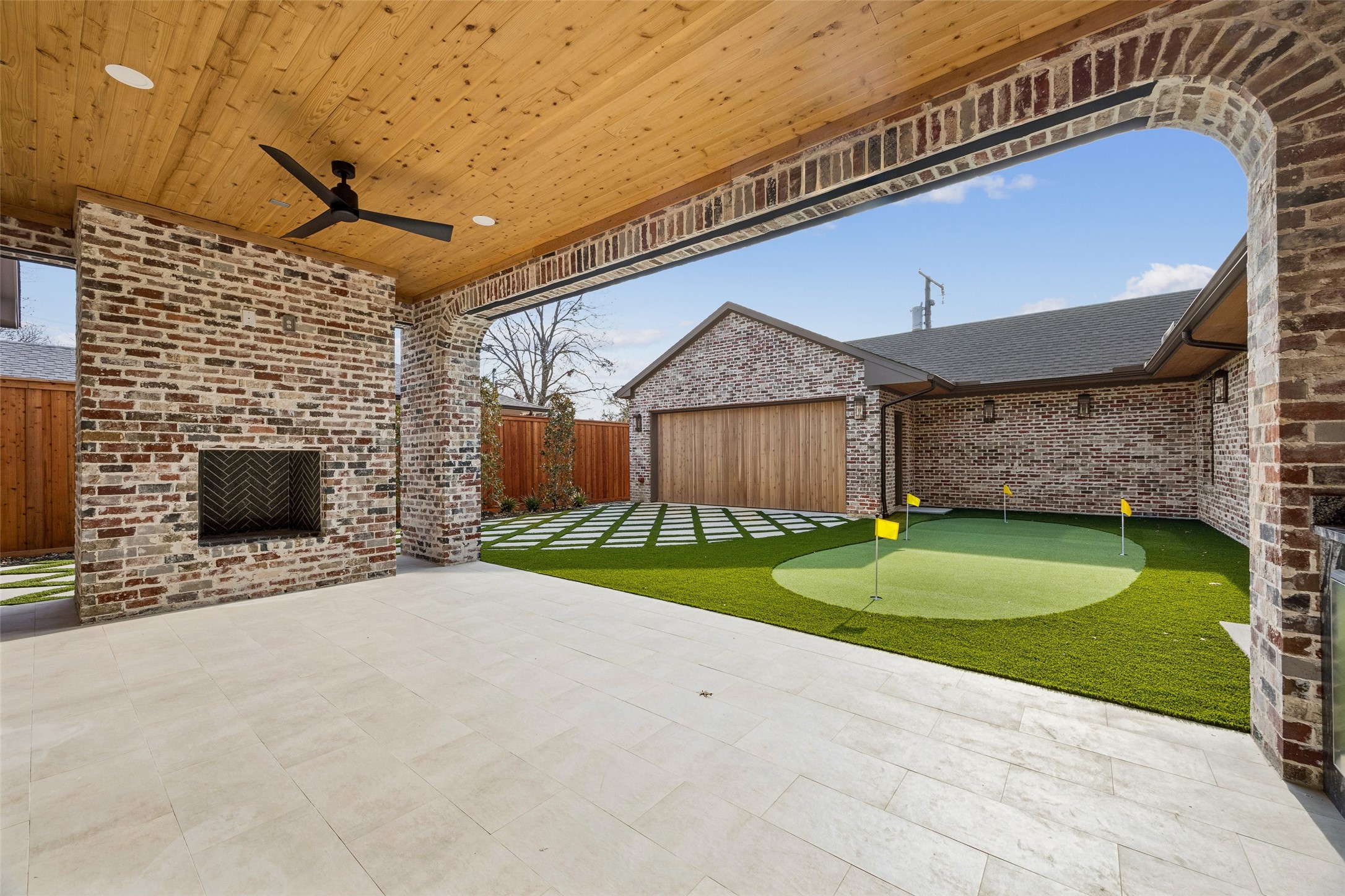 6860 Southridge Drive