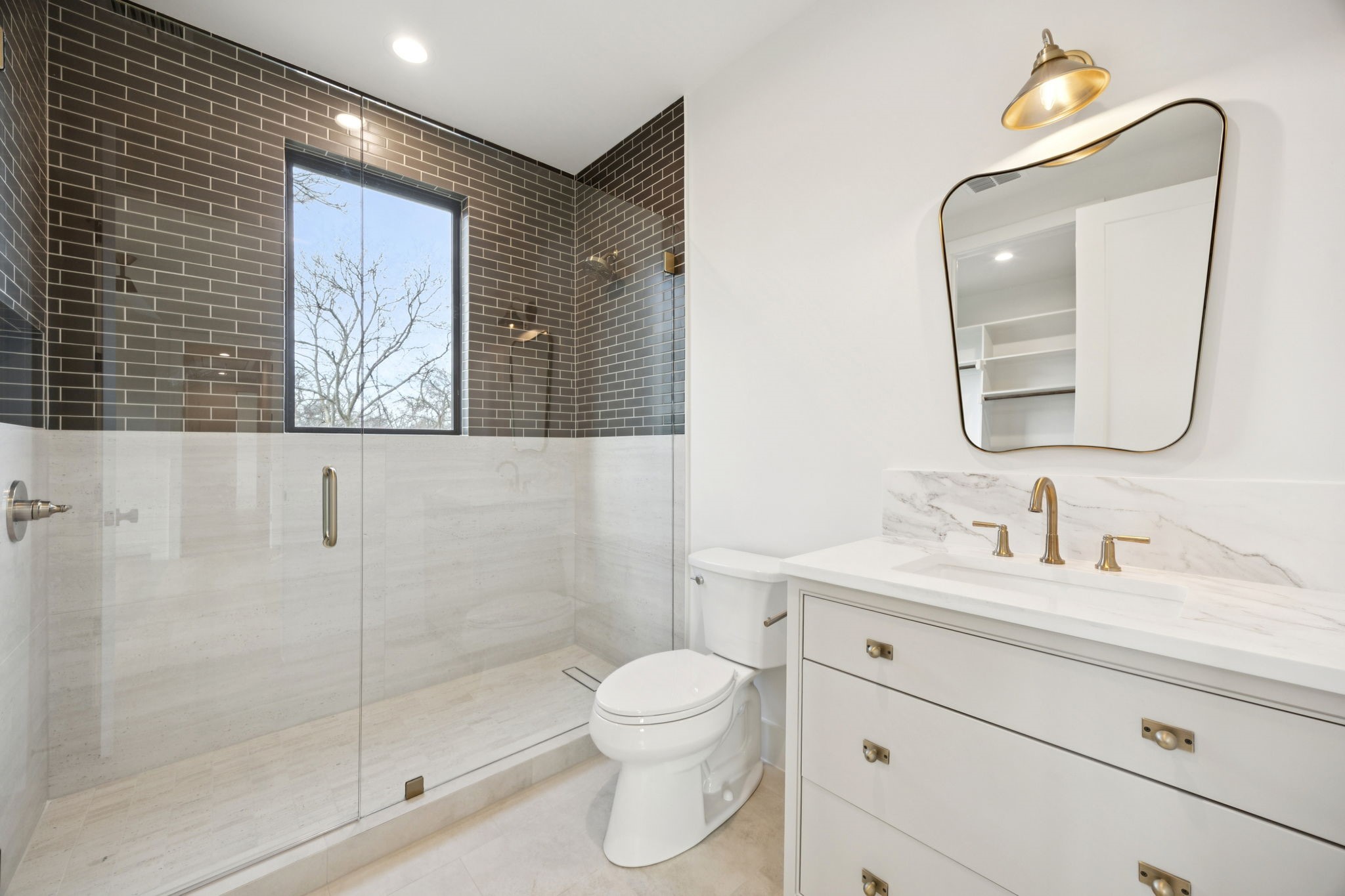 8811 Daytonia Avenue