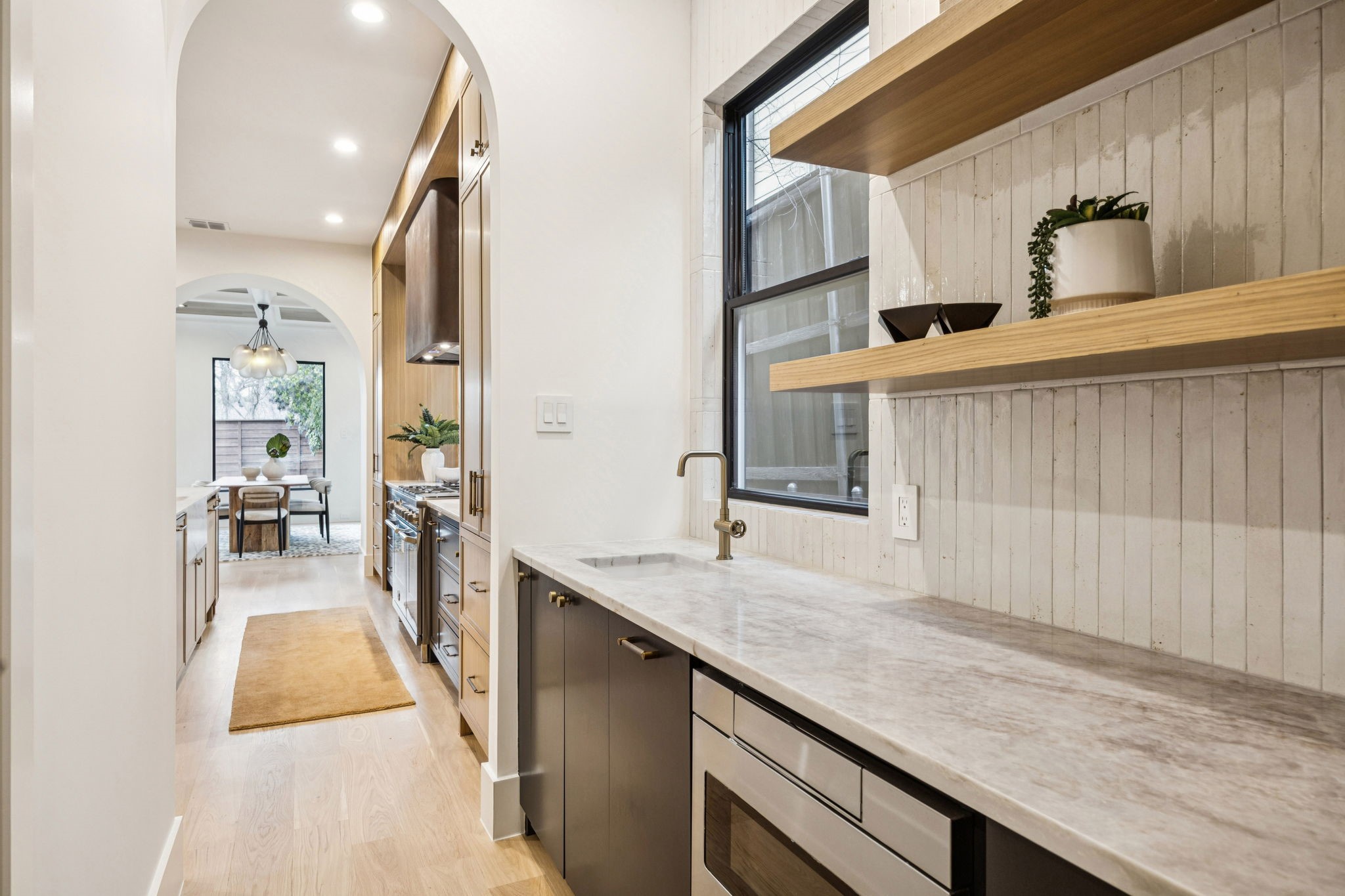 8811 Daytonia Avenue