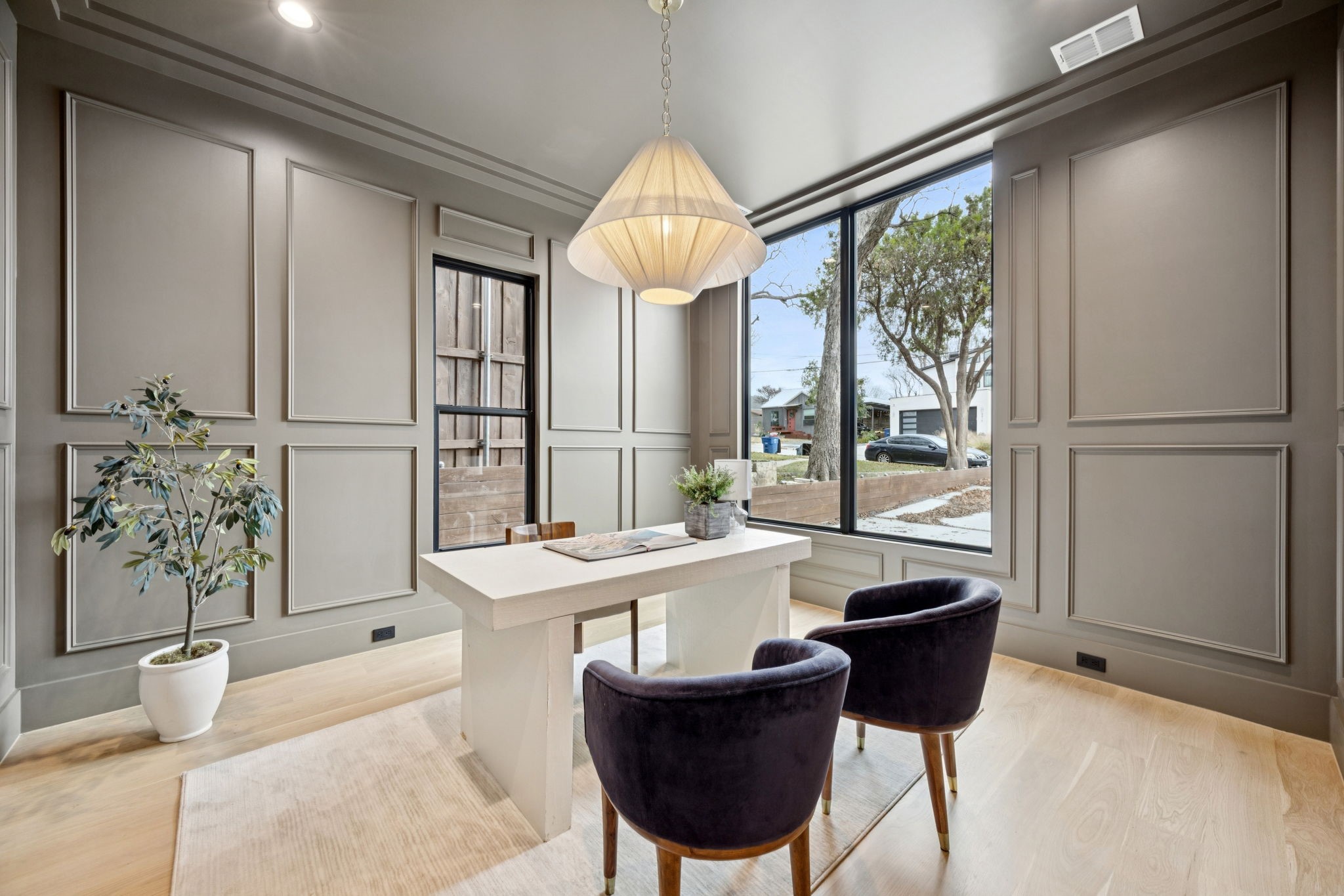 8811 Daytonia Avenue