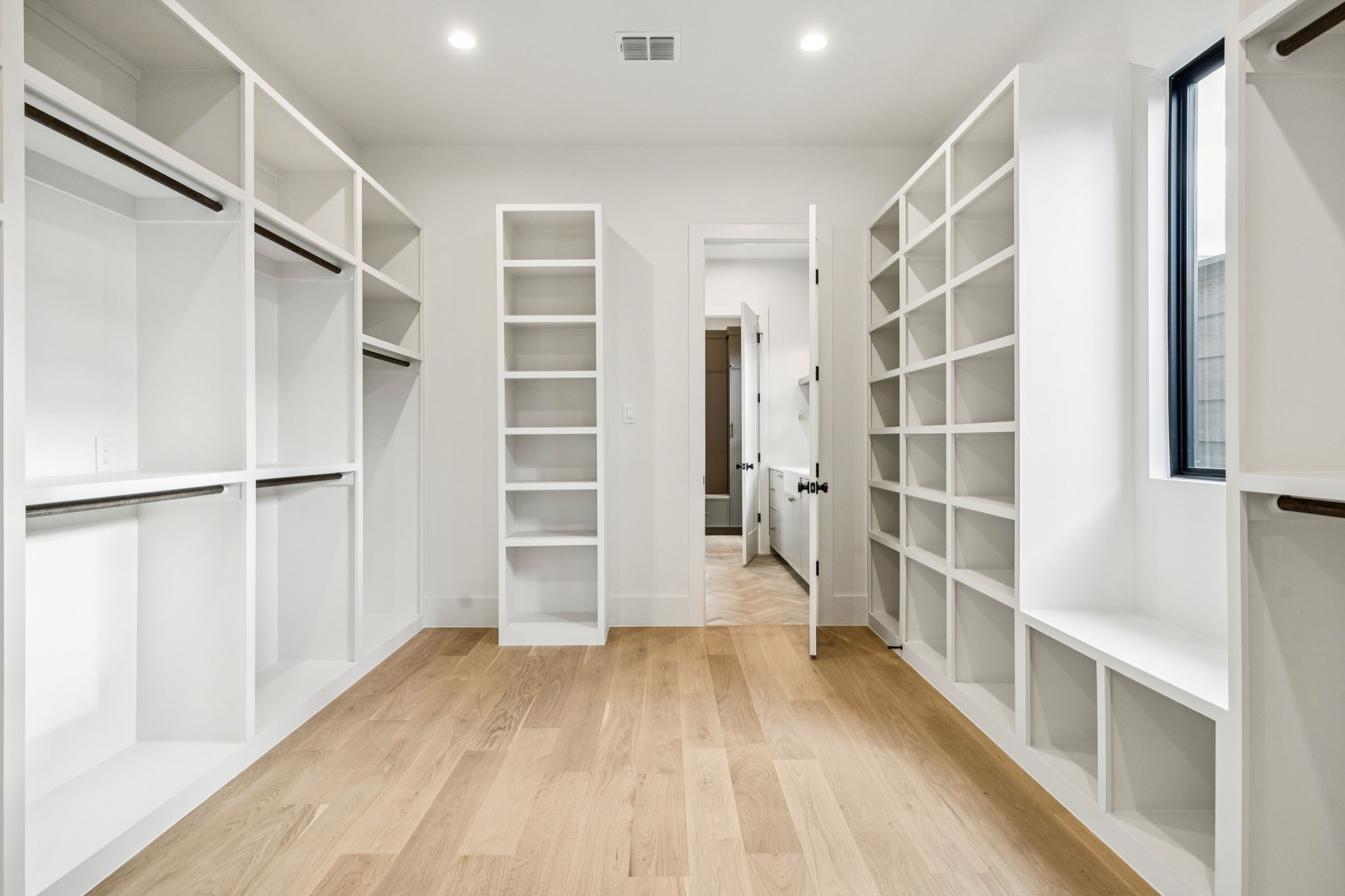 8811 Daytonia Avenue