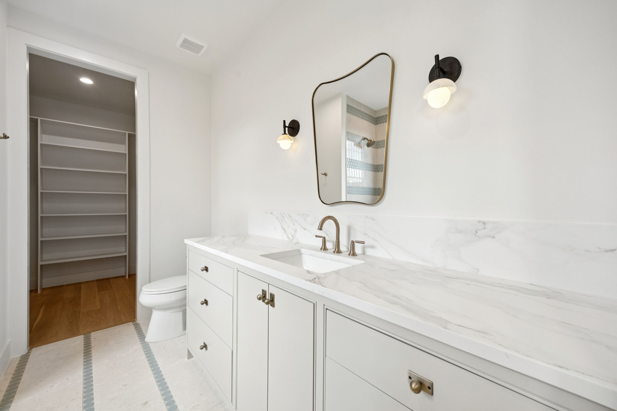 8811 Daytonia Avenue