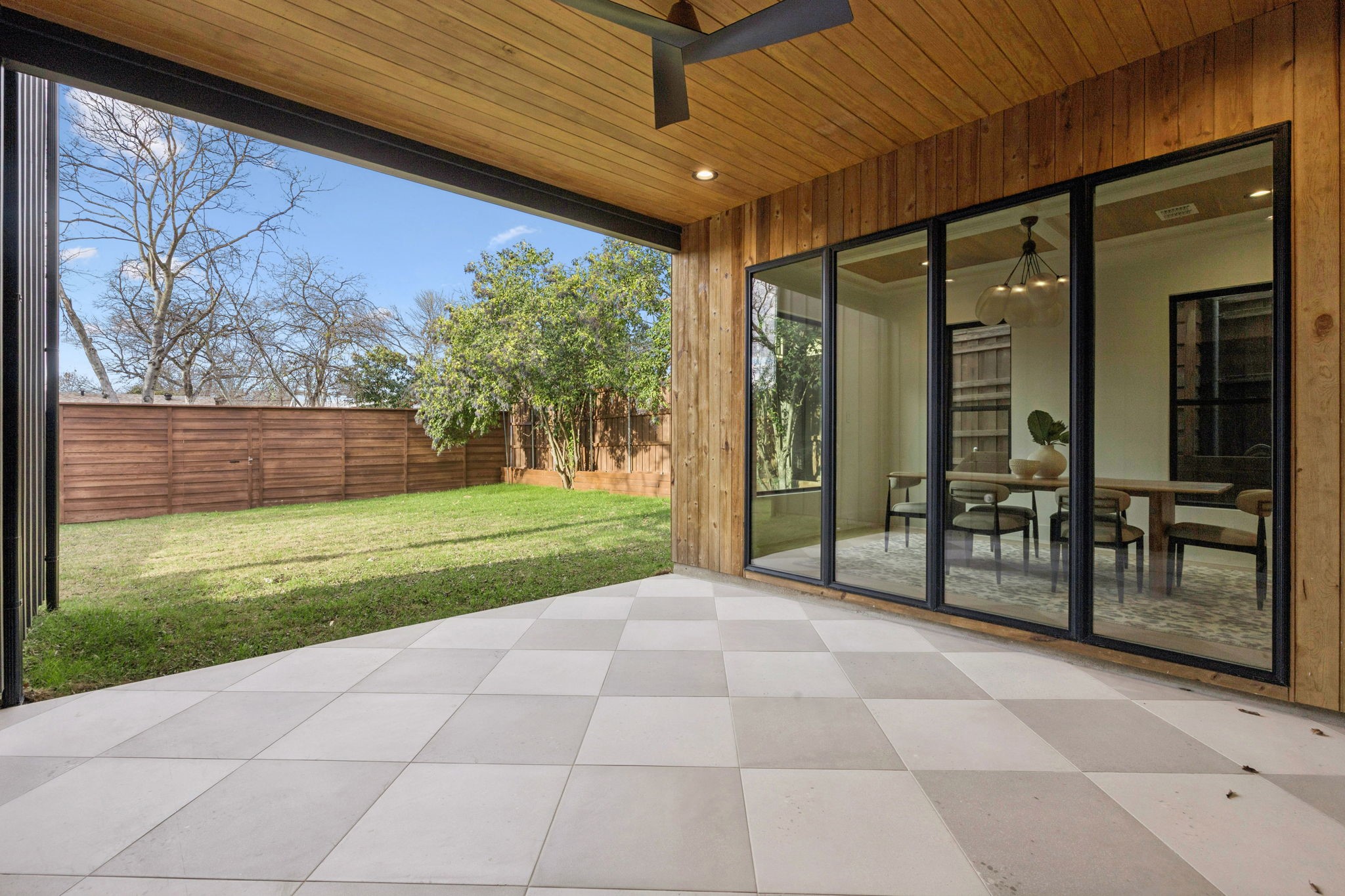 8811 Daytonia Avenue