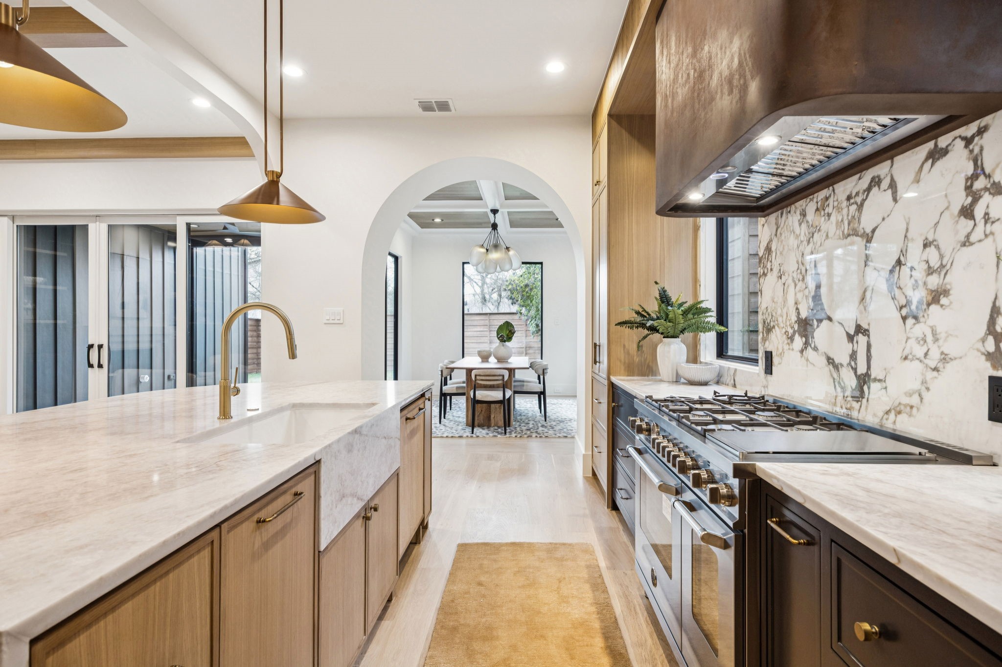 8811 Daytonia Avenue