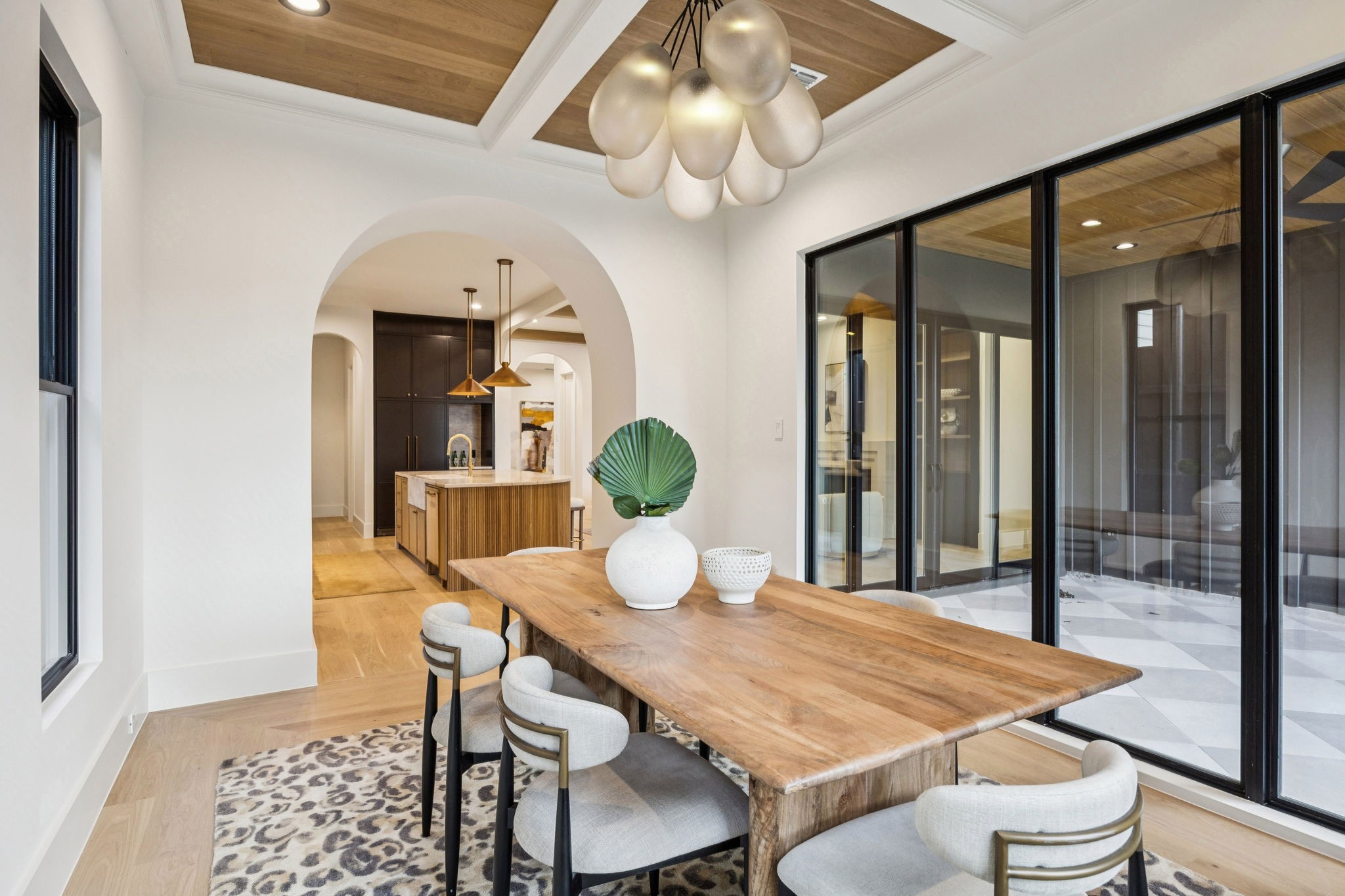 8811 Daytonia Avenue