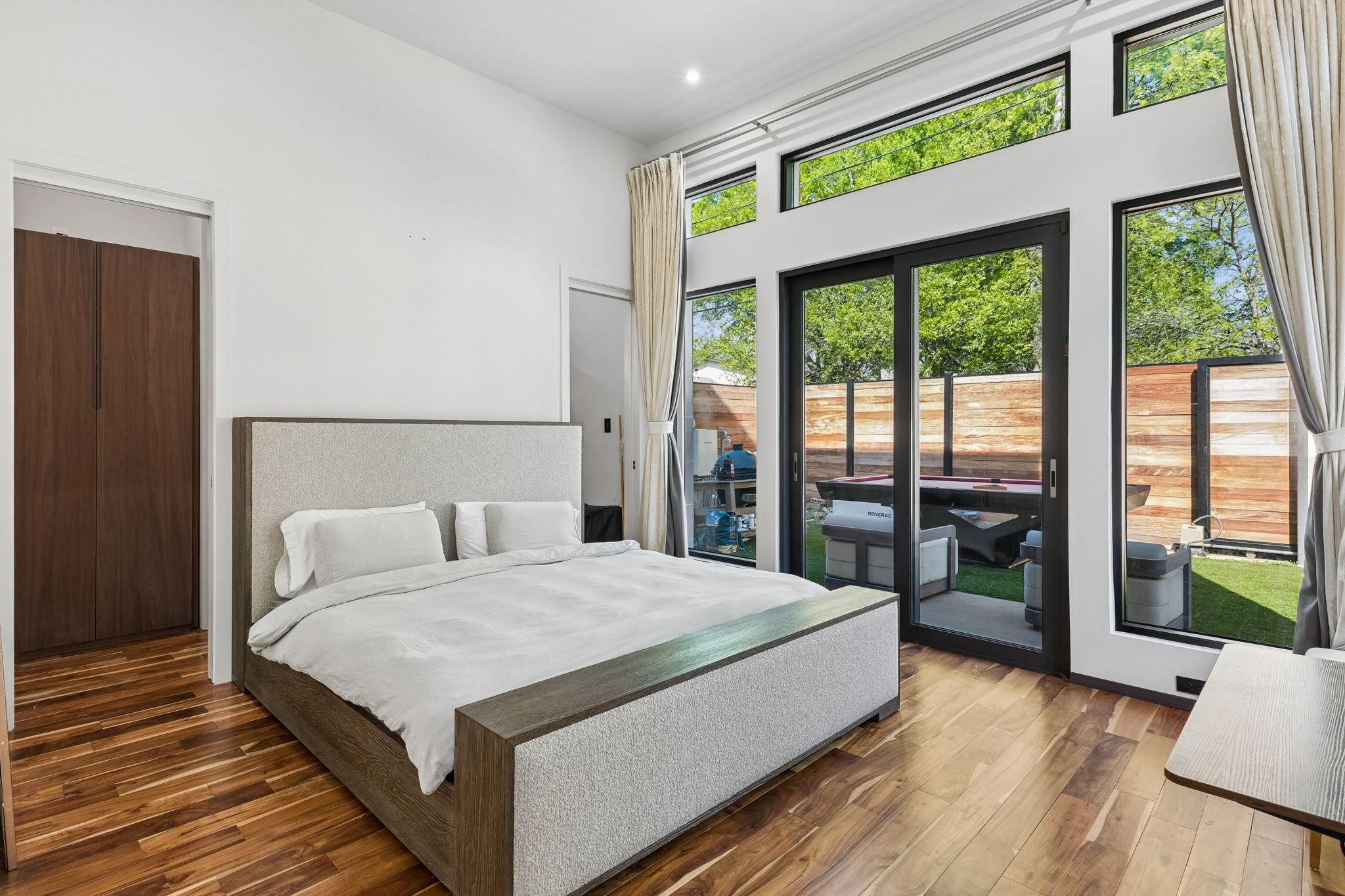 8619 San Fernando Way