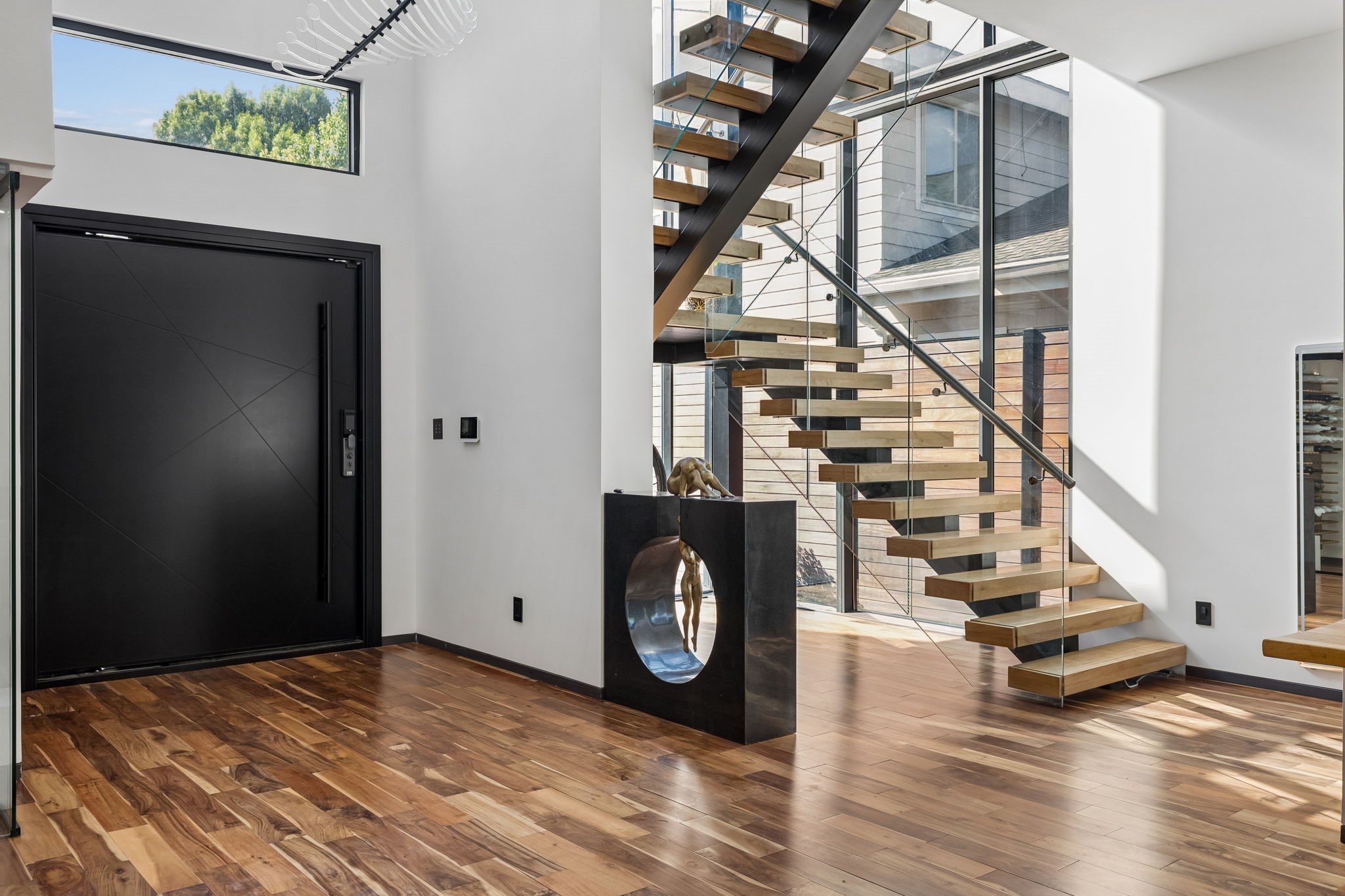 8619 San Fernando Way