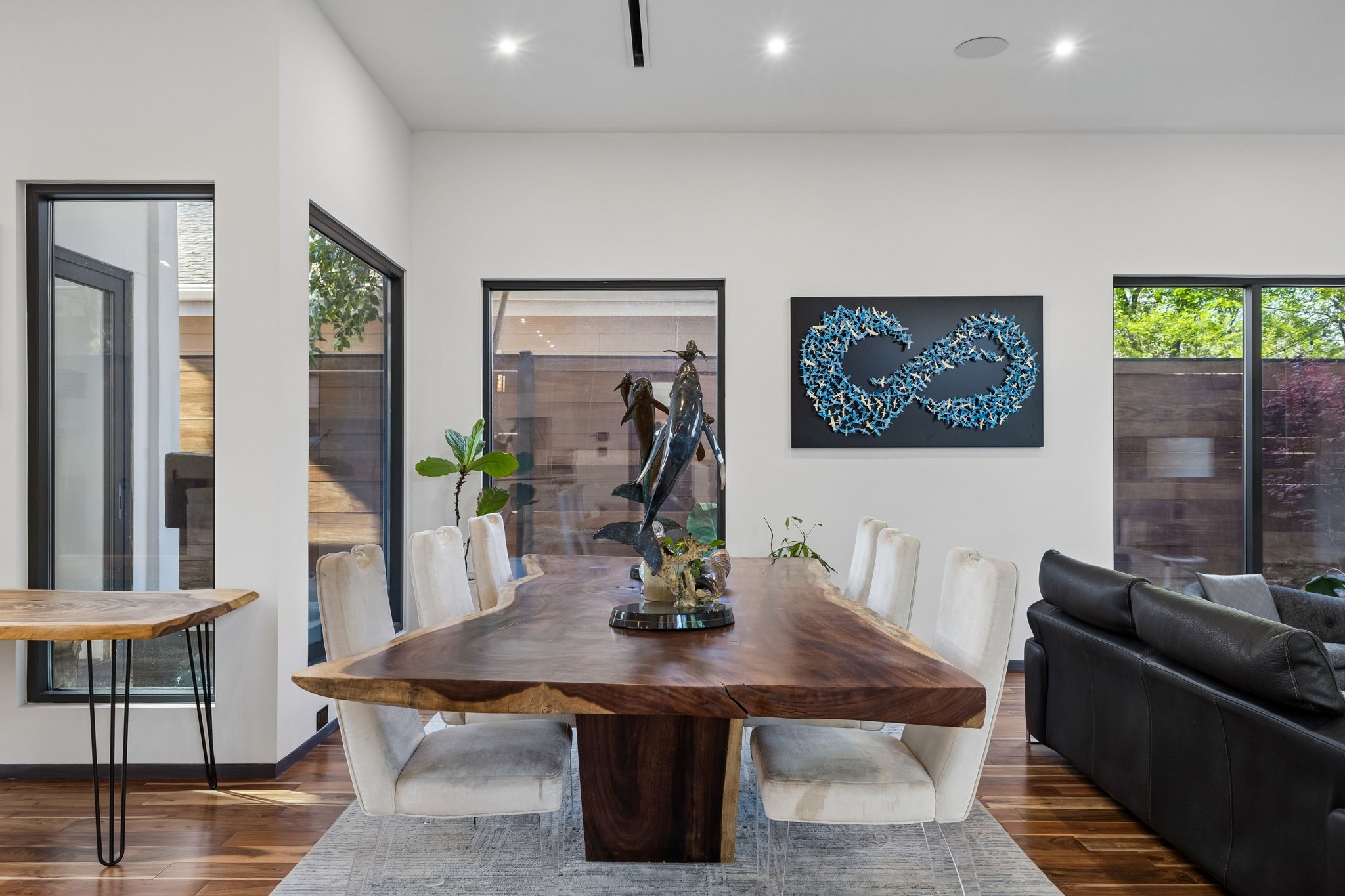 8619 San Fernando Way